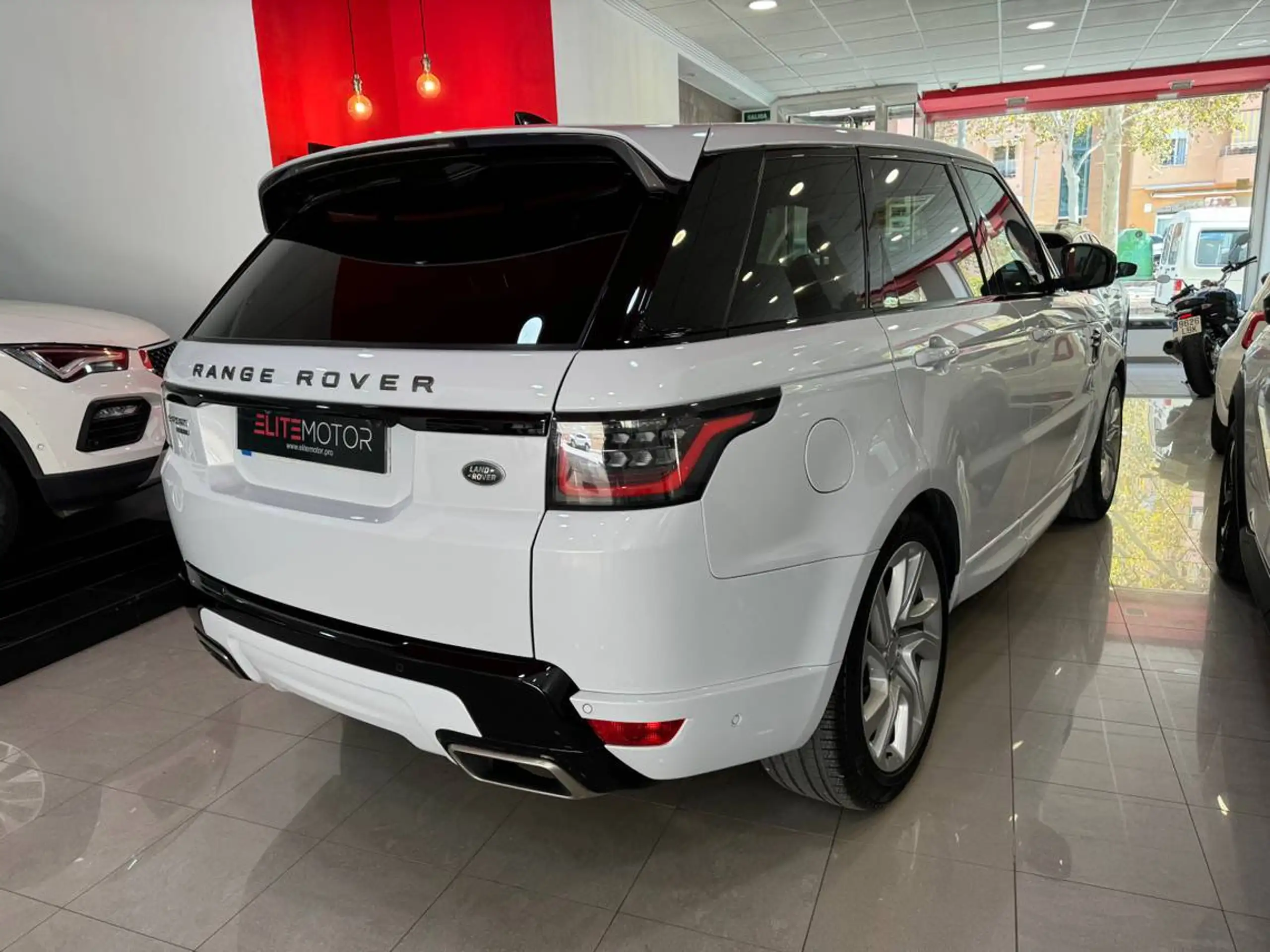 Land Rover - Range Rover Sport