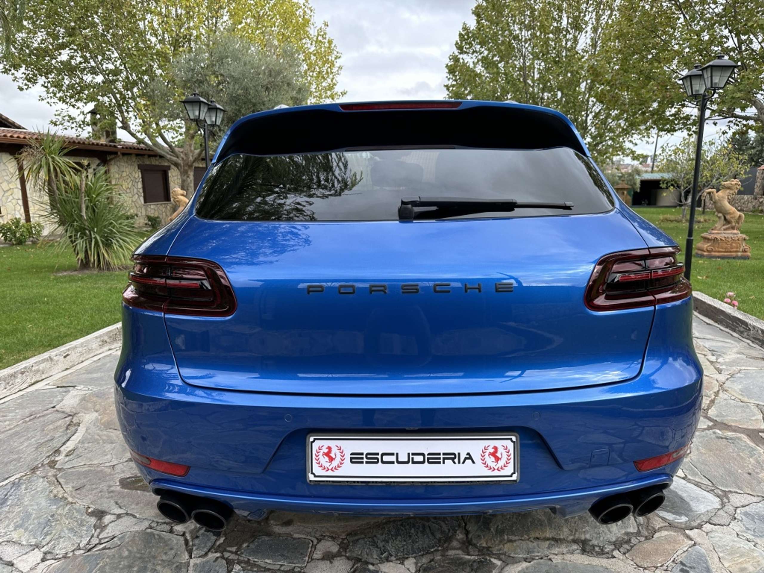 Porsche - Macan