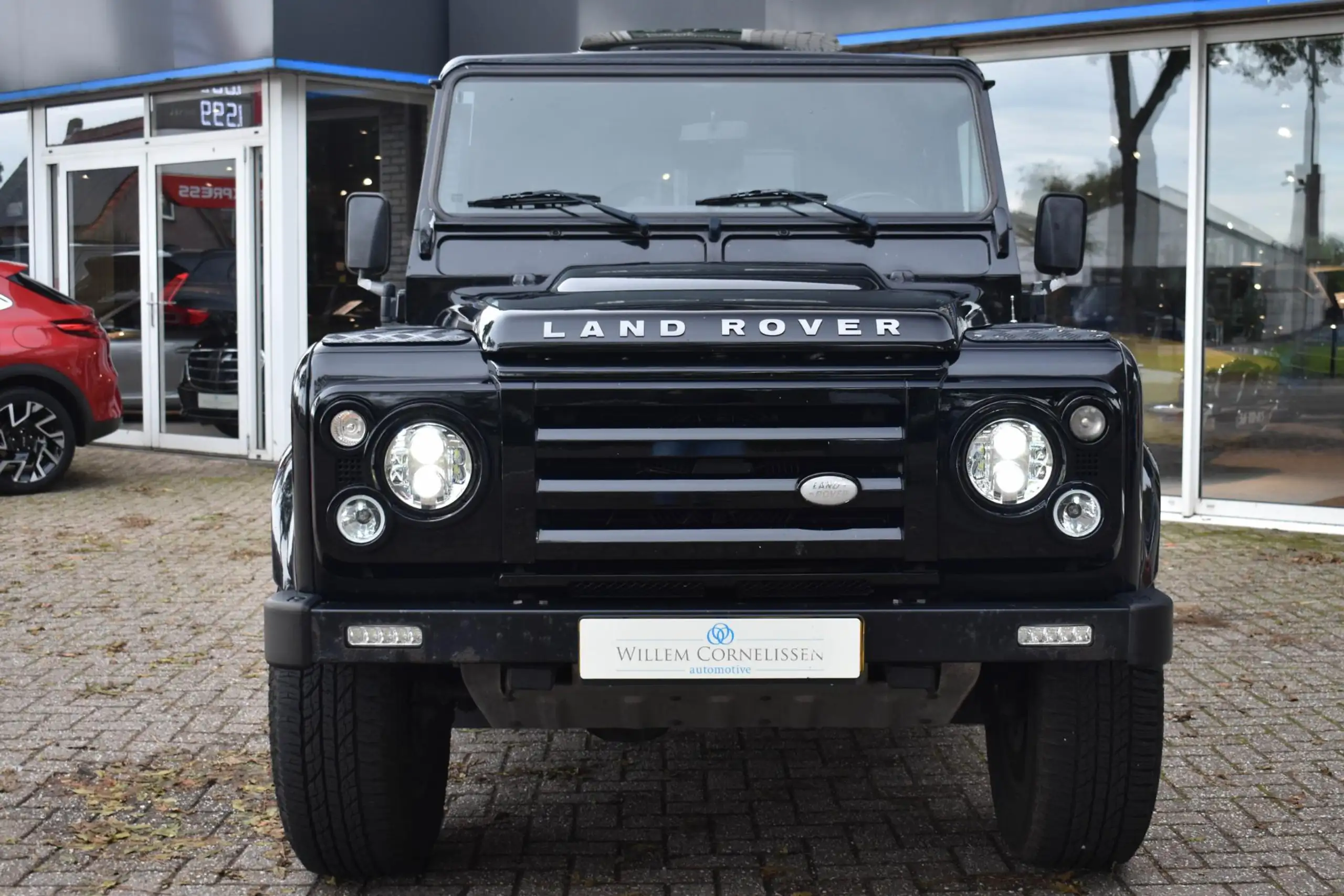 Land Rover - Defender