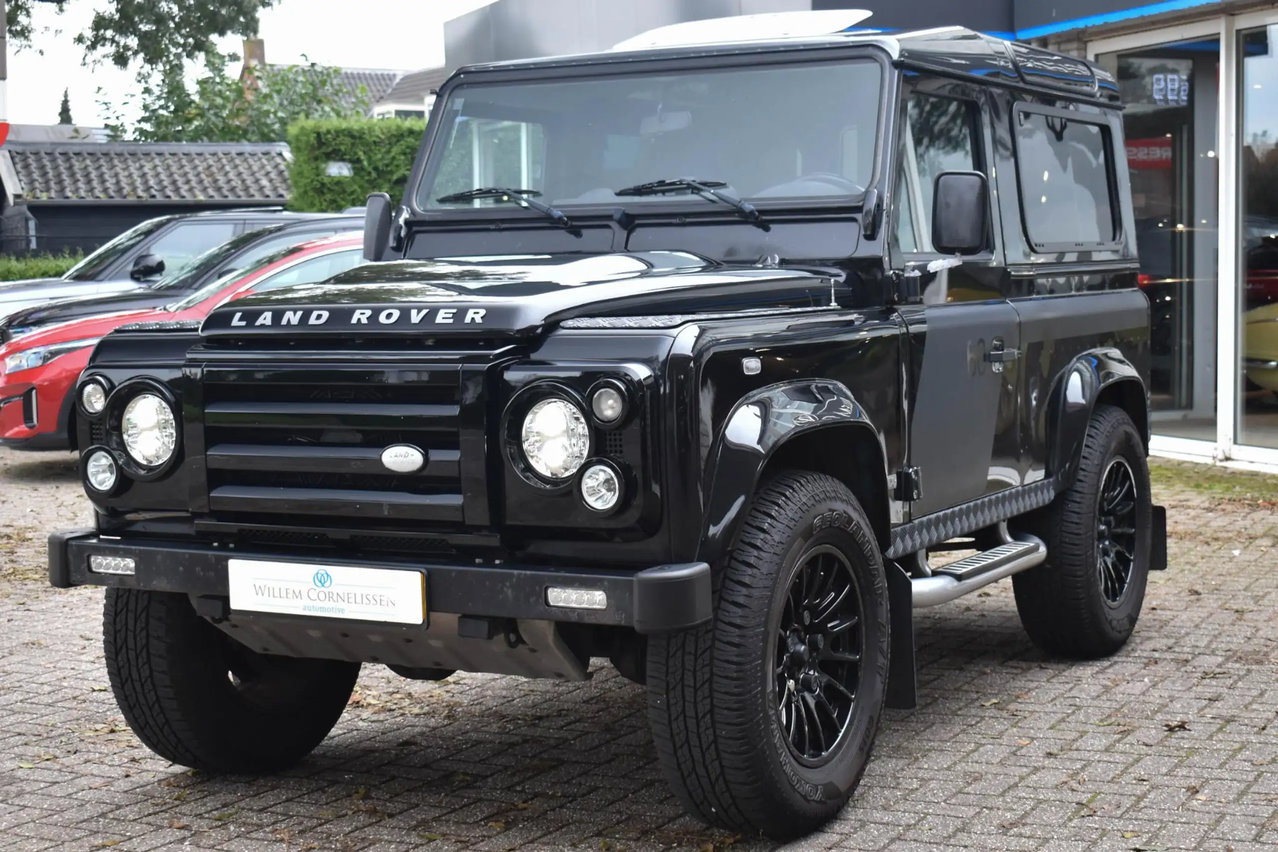 Land Rover - Defender