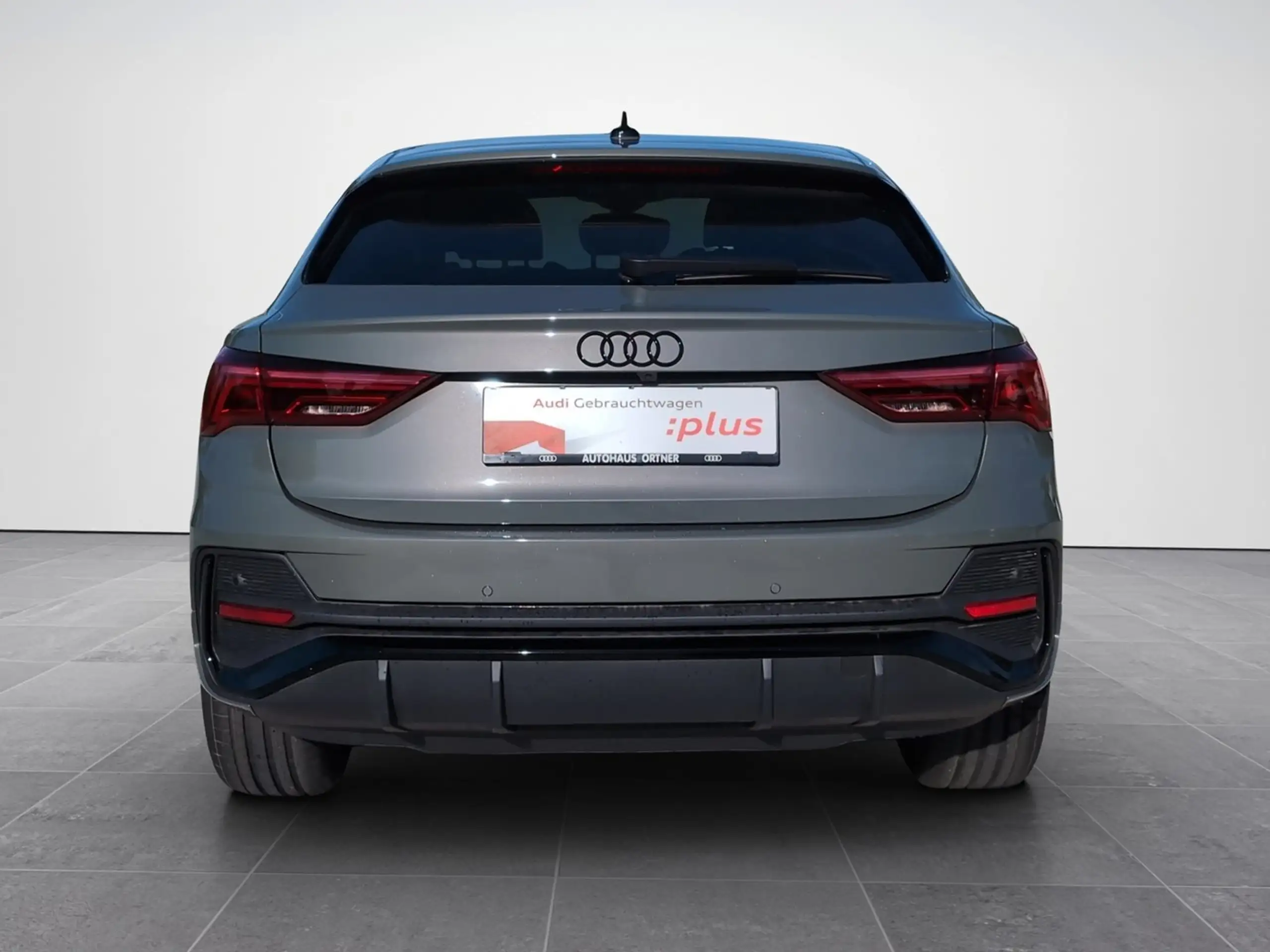 Audi - Q3