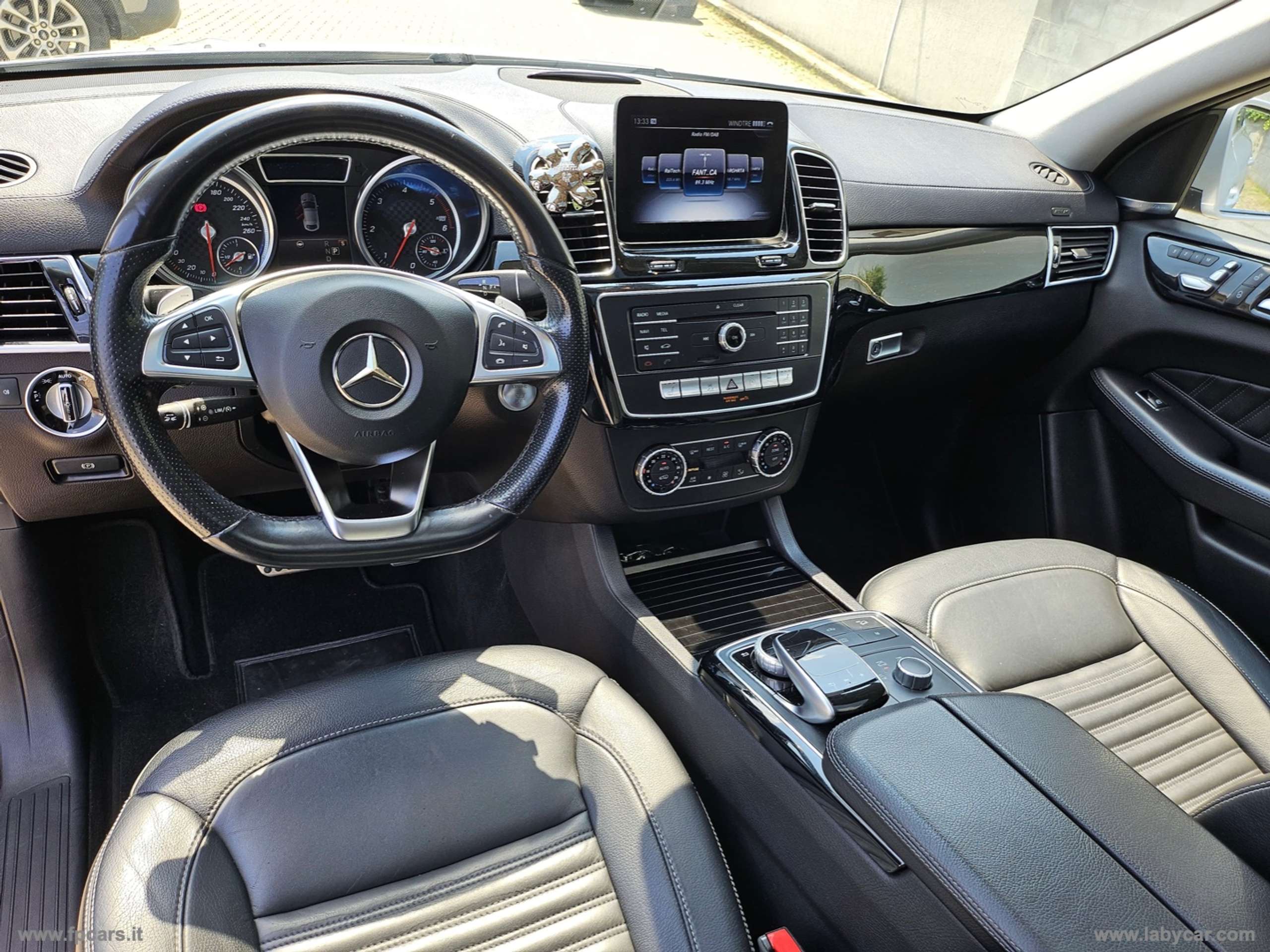 Mercedes-Benz - GLE 400