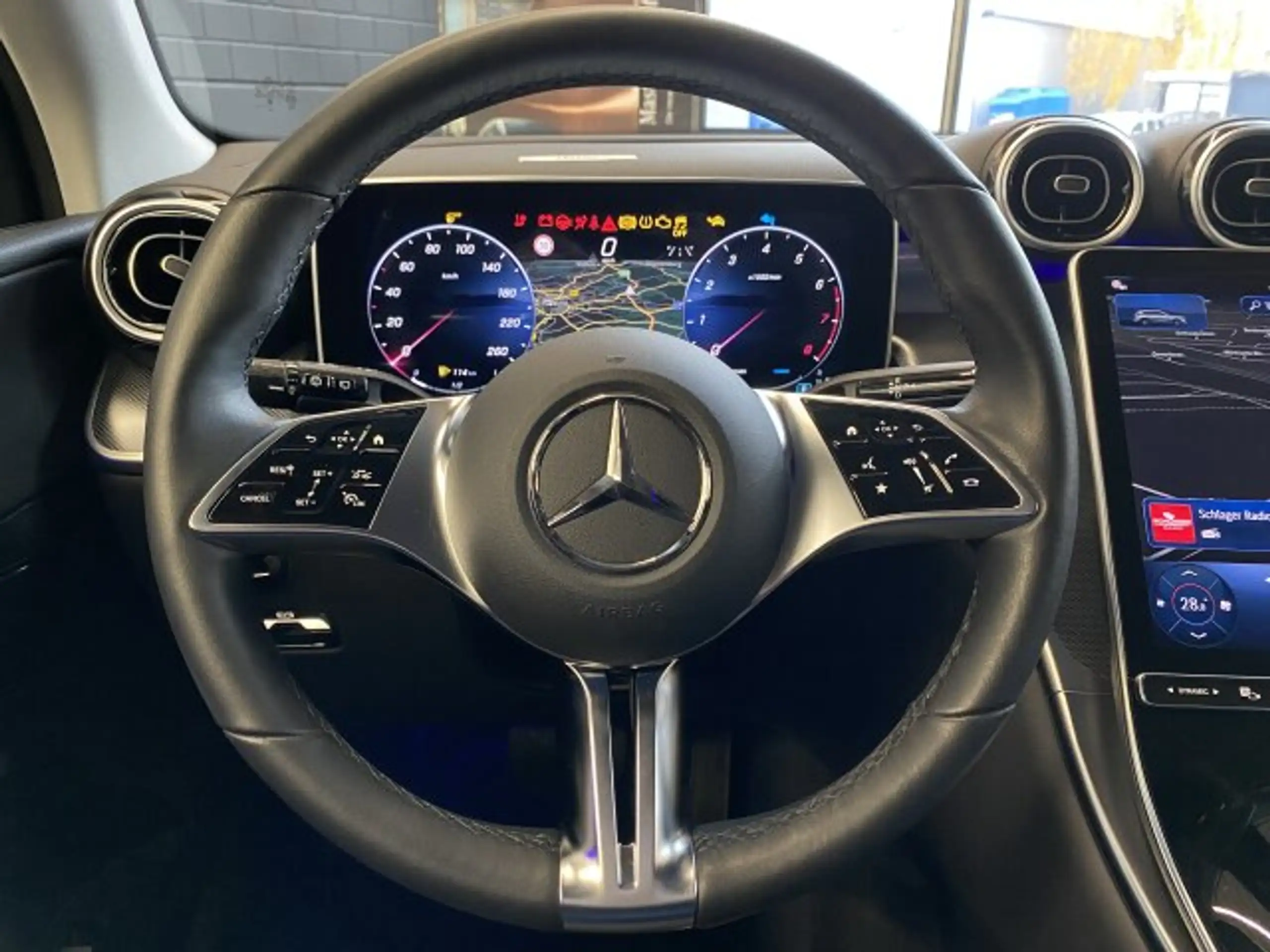 Mercedes-Benz - GLC 200