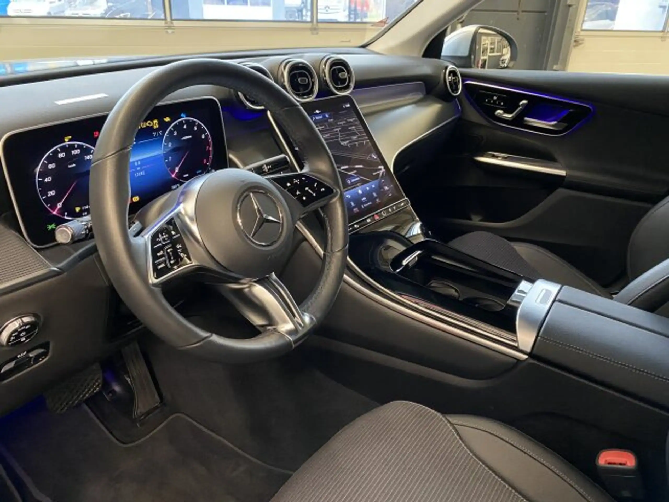 Mercedes-Benz - GLC 200