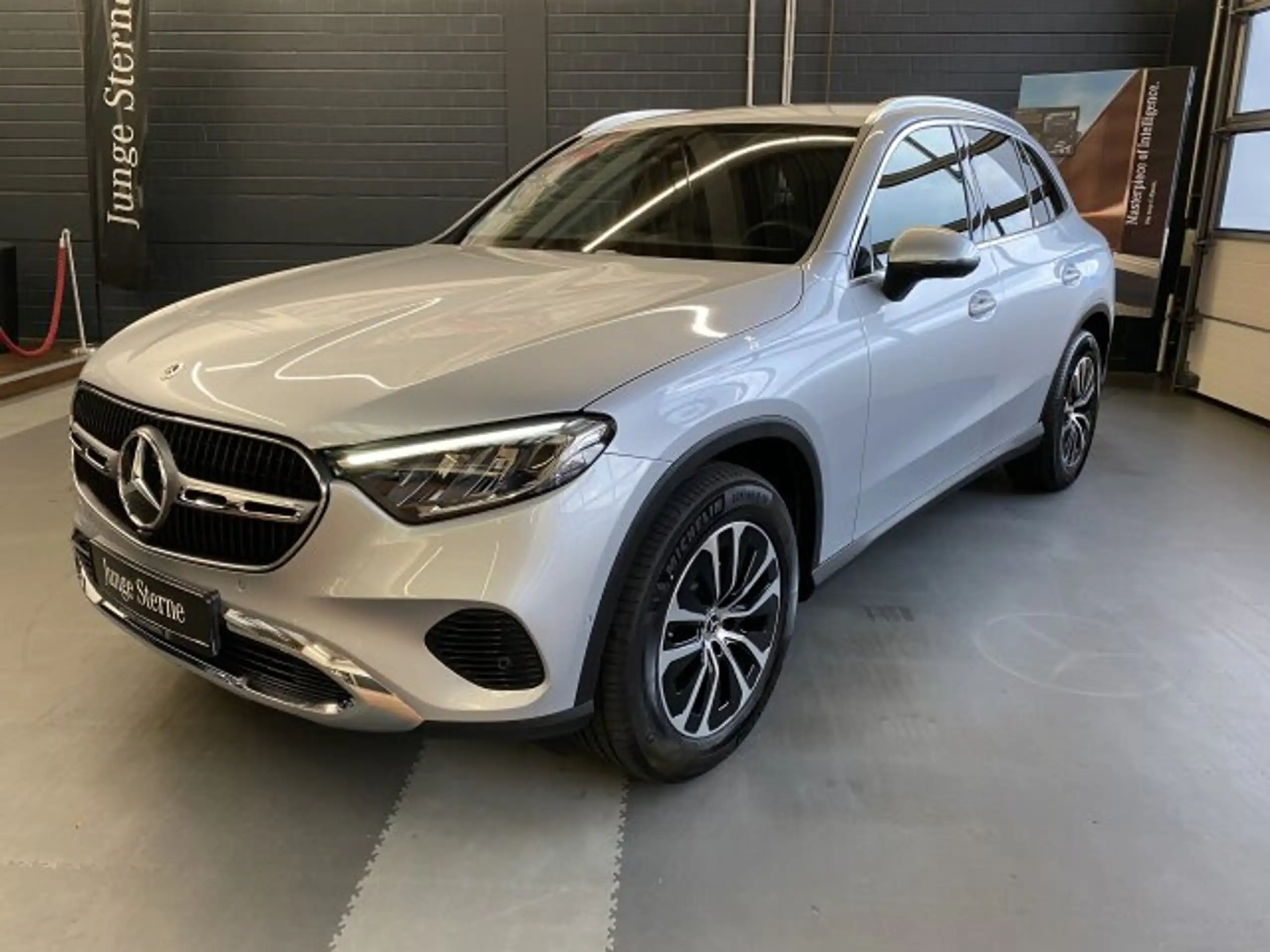 Mercedes-Benz - GLC 200