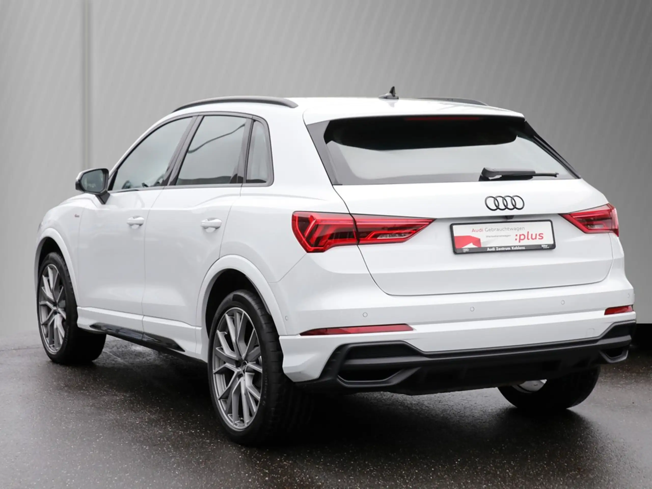 Audi - Q3