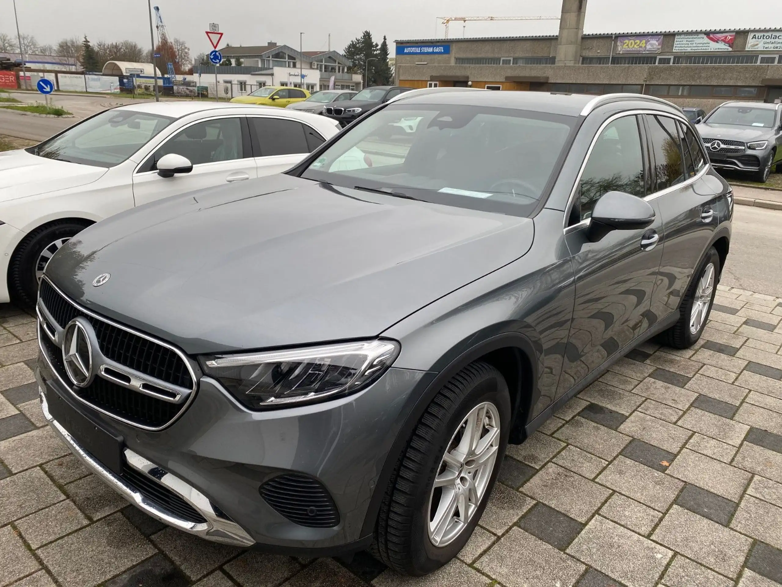 Mercedes-Benz - GLC 220