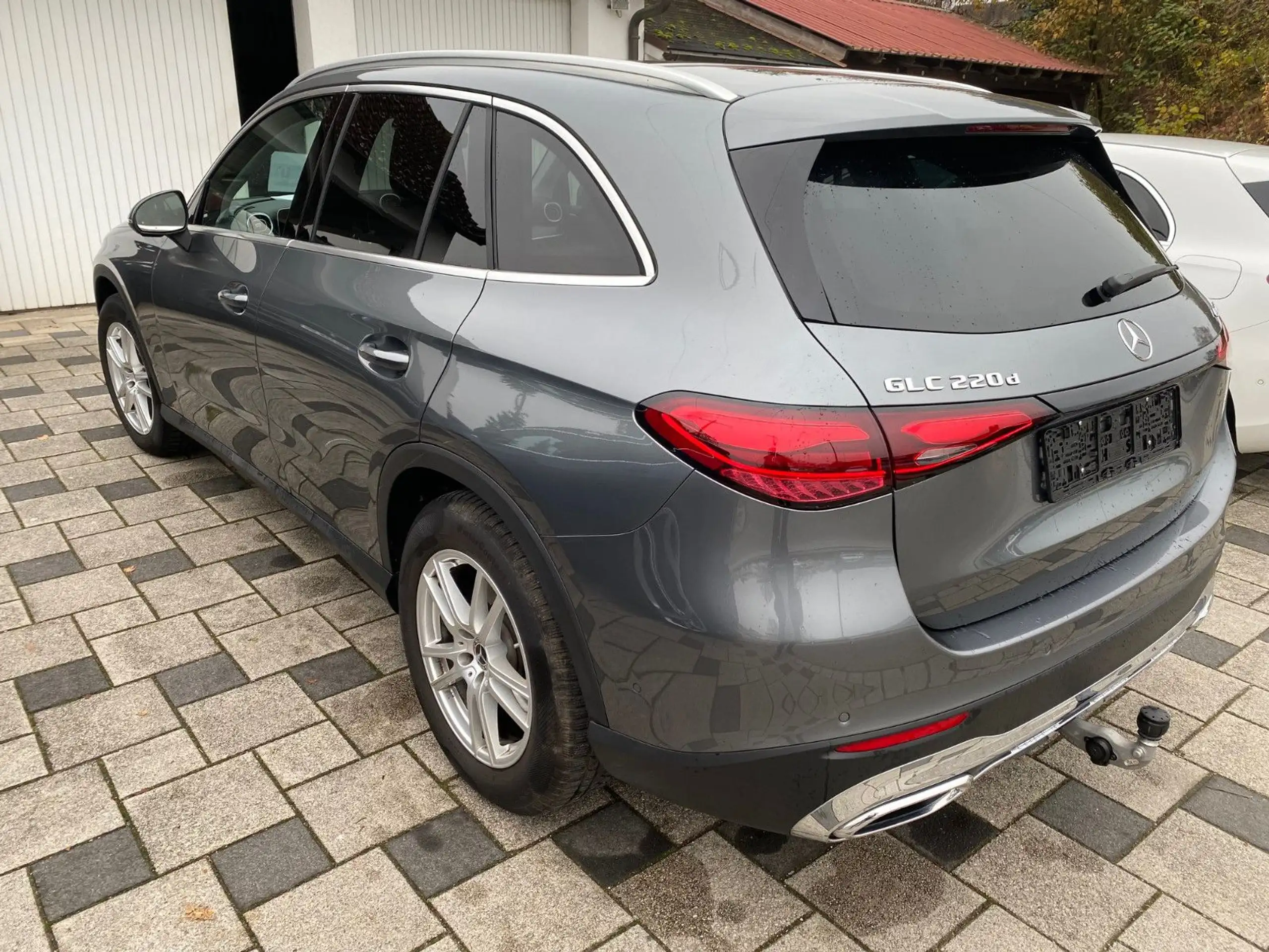 Mercedes-Benz - GLC 220