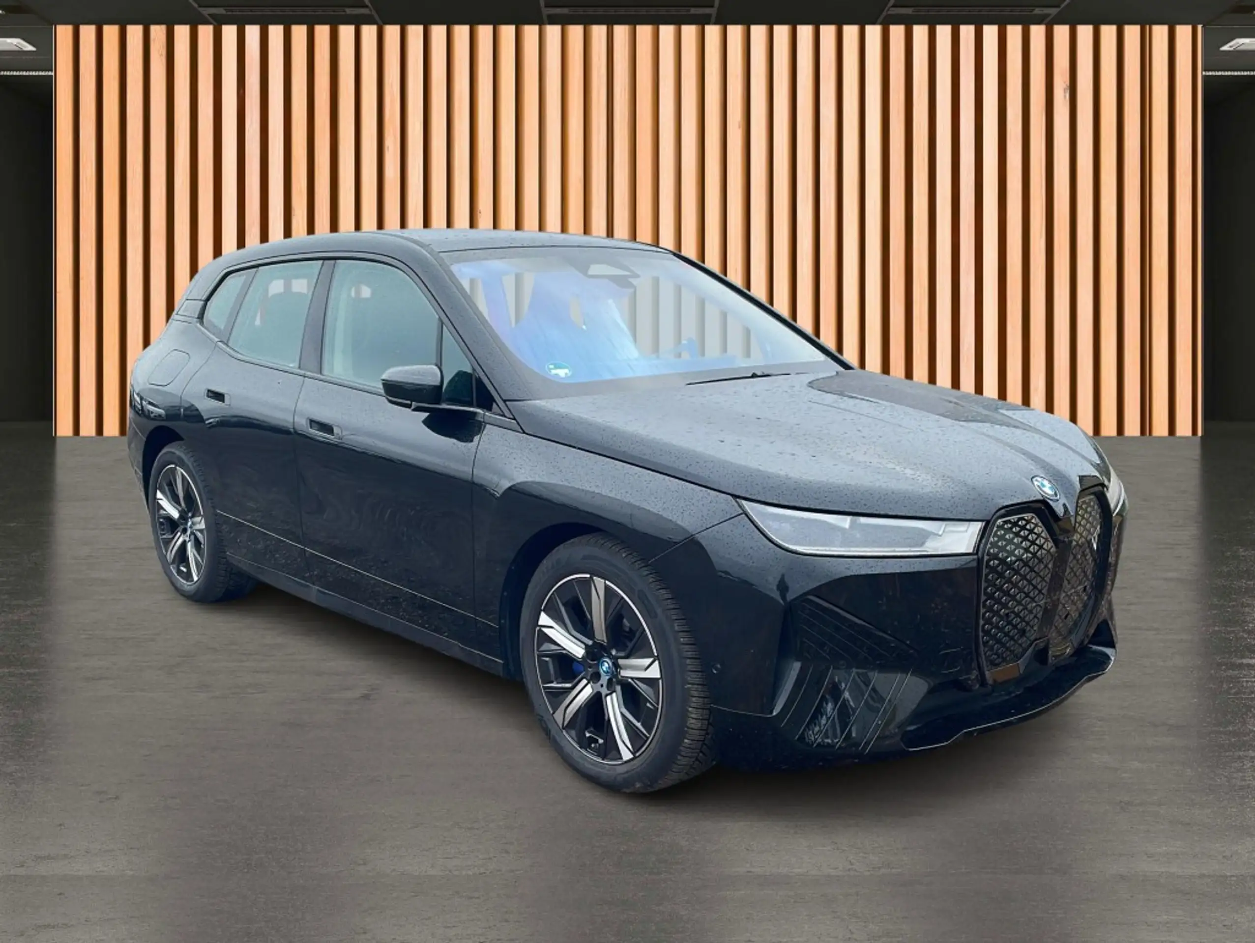 BMW - iX