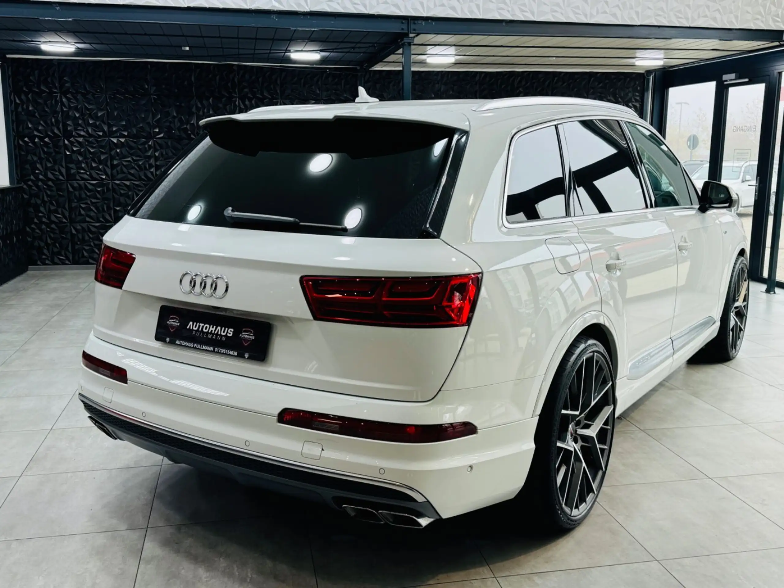 Audi - SQ7