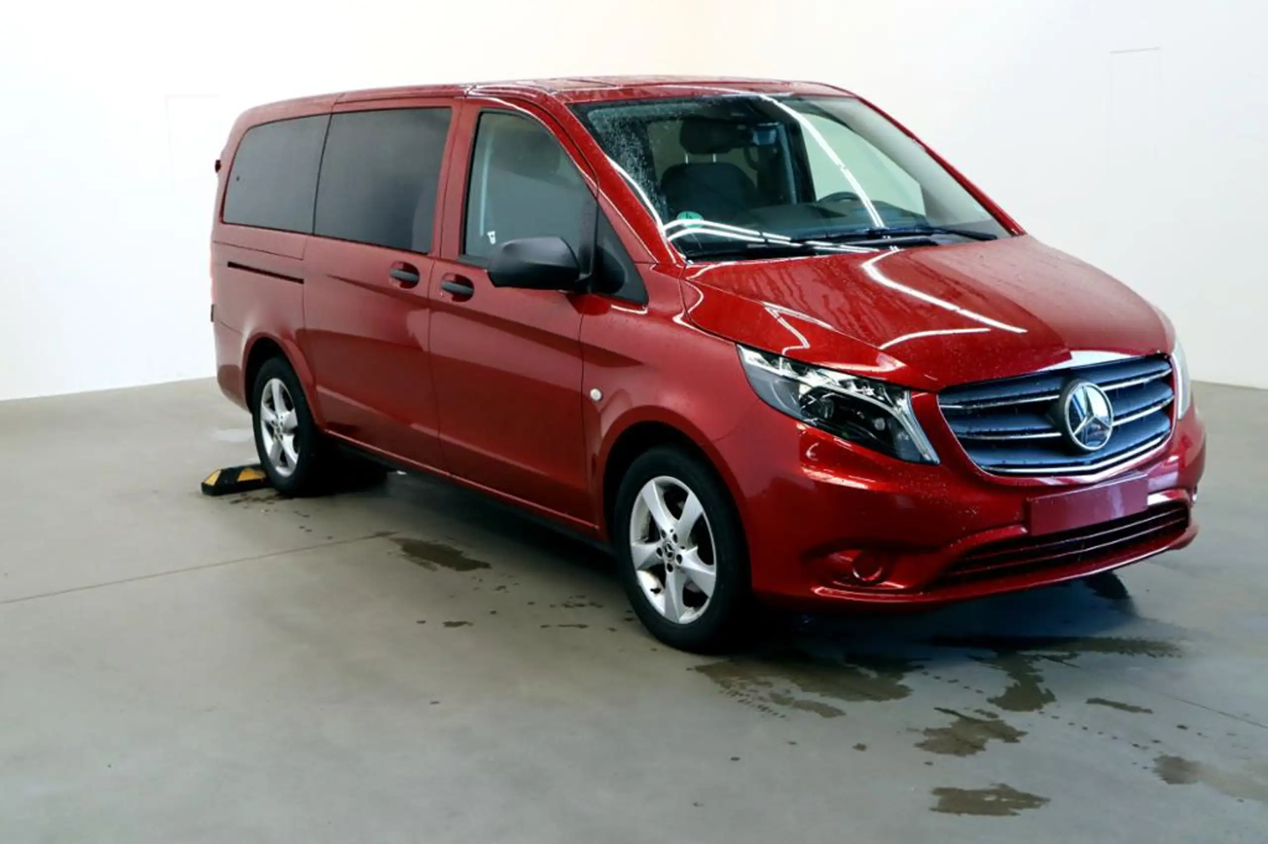 Mercedes-Benz - Vito