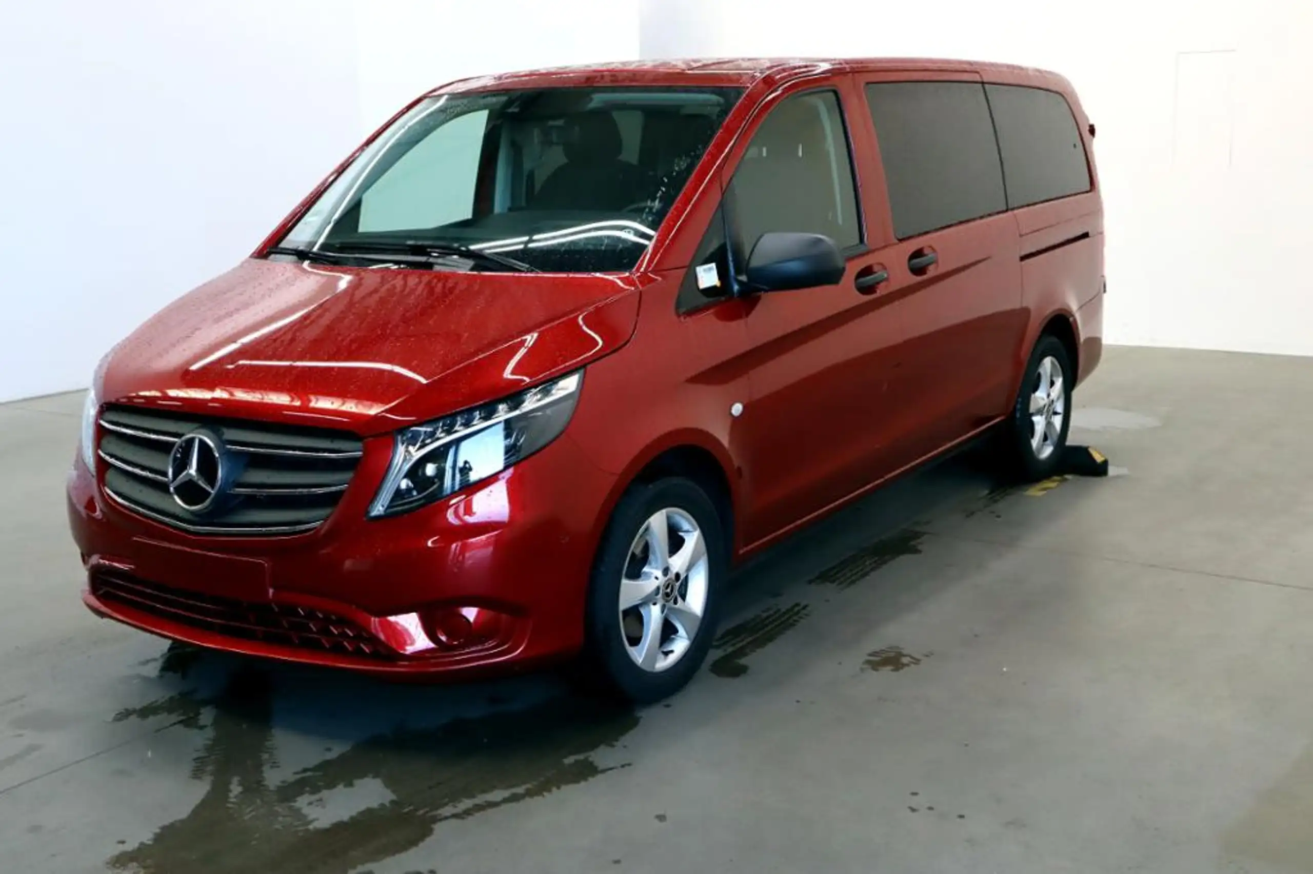 Mercedes-Benz - Vito