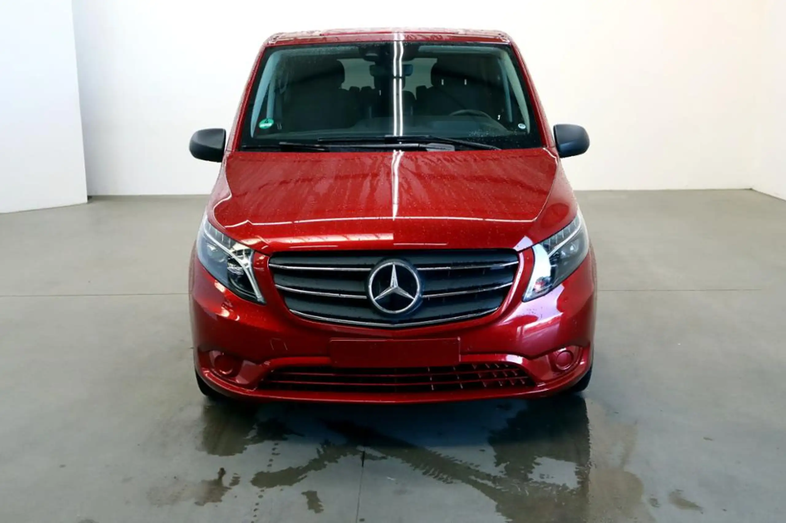 Mercedes-Benz - Vito