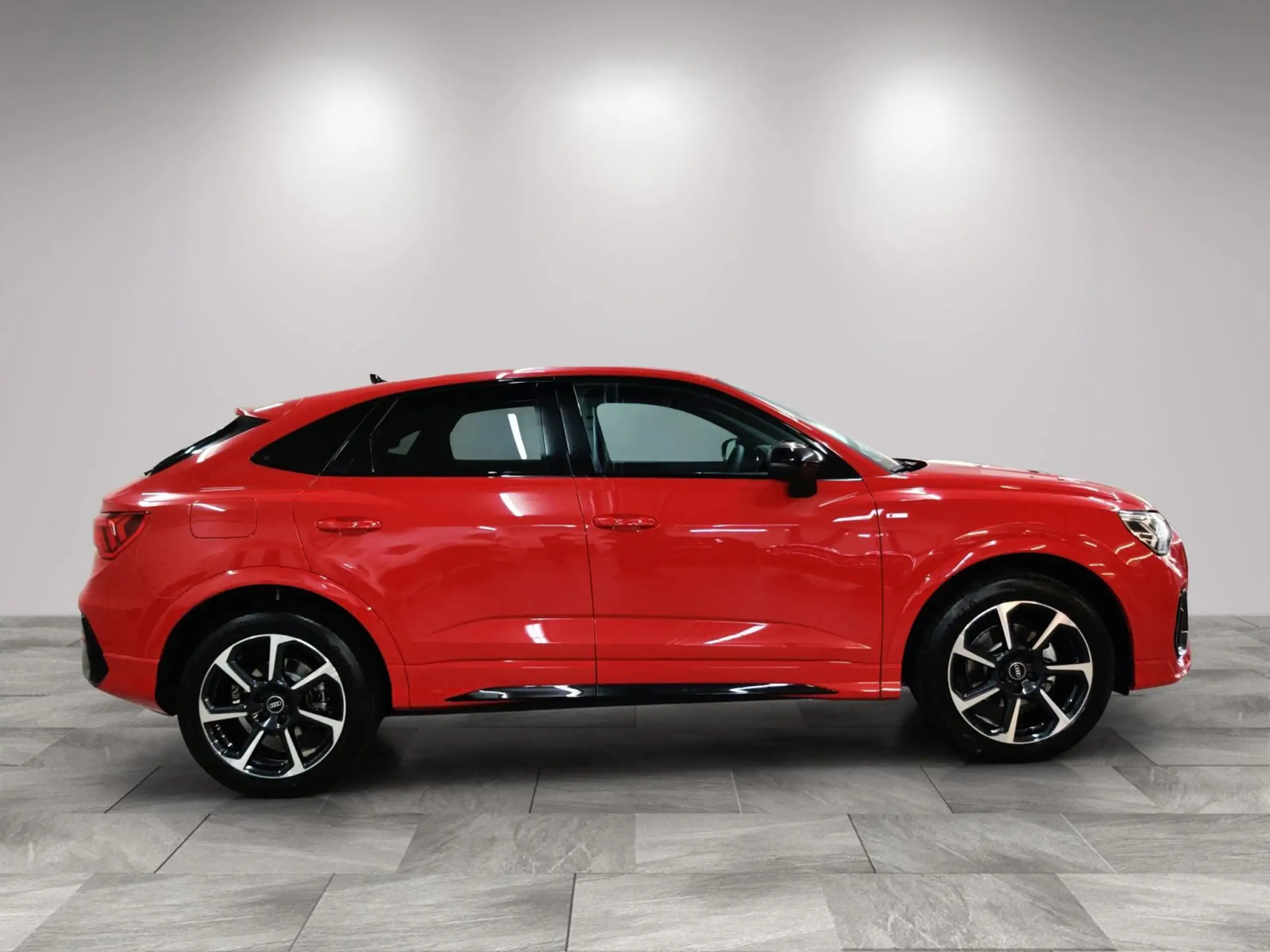 Audi - Q3