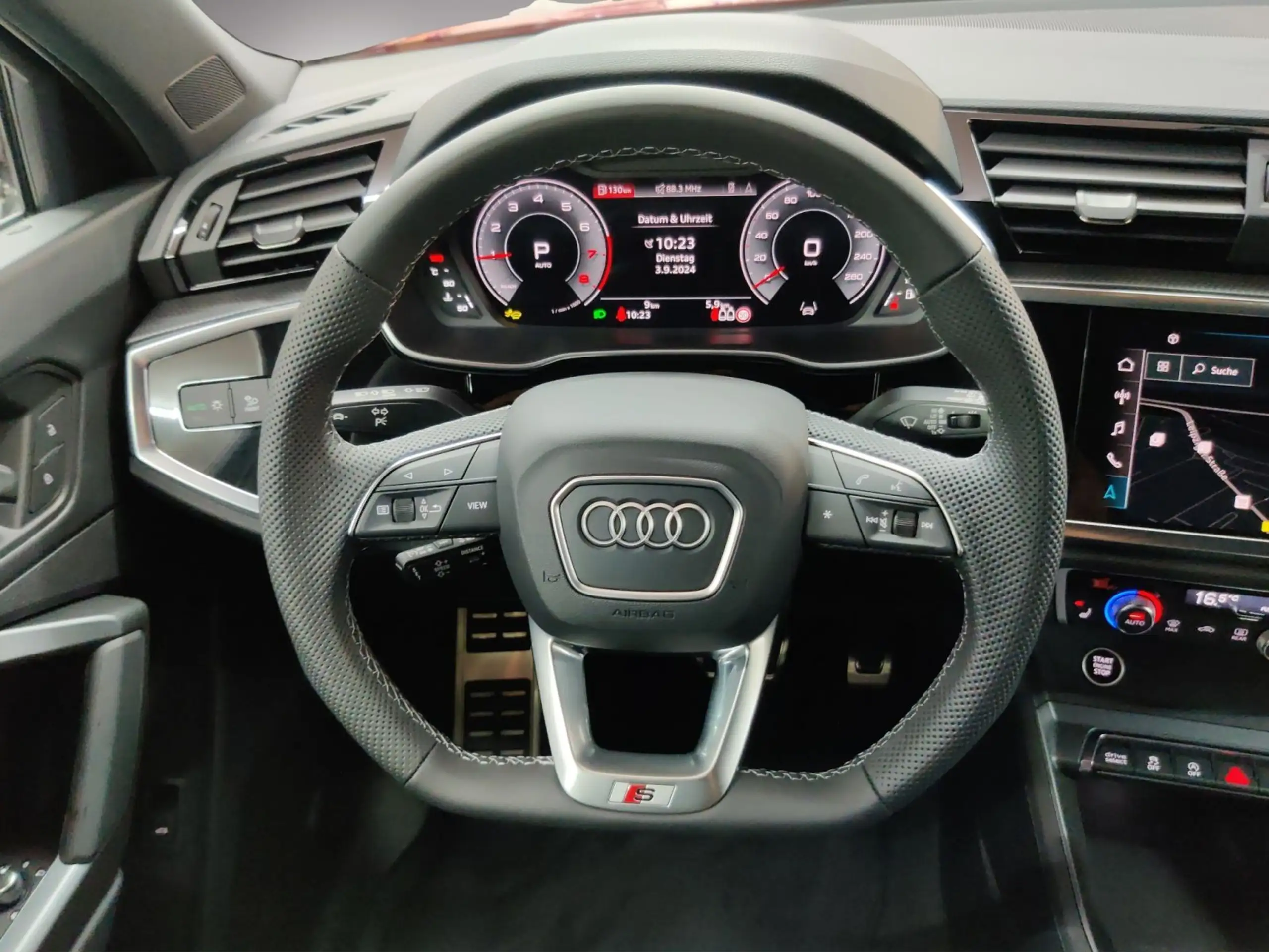 Audi - Q3