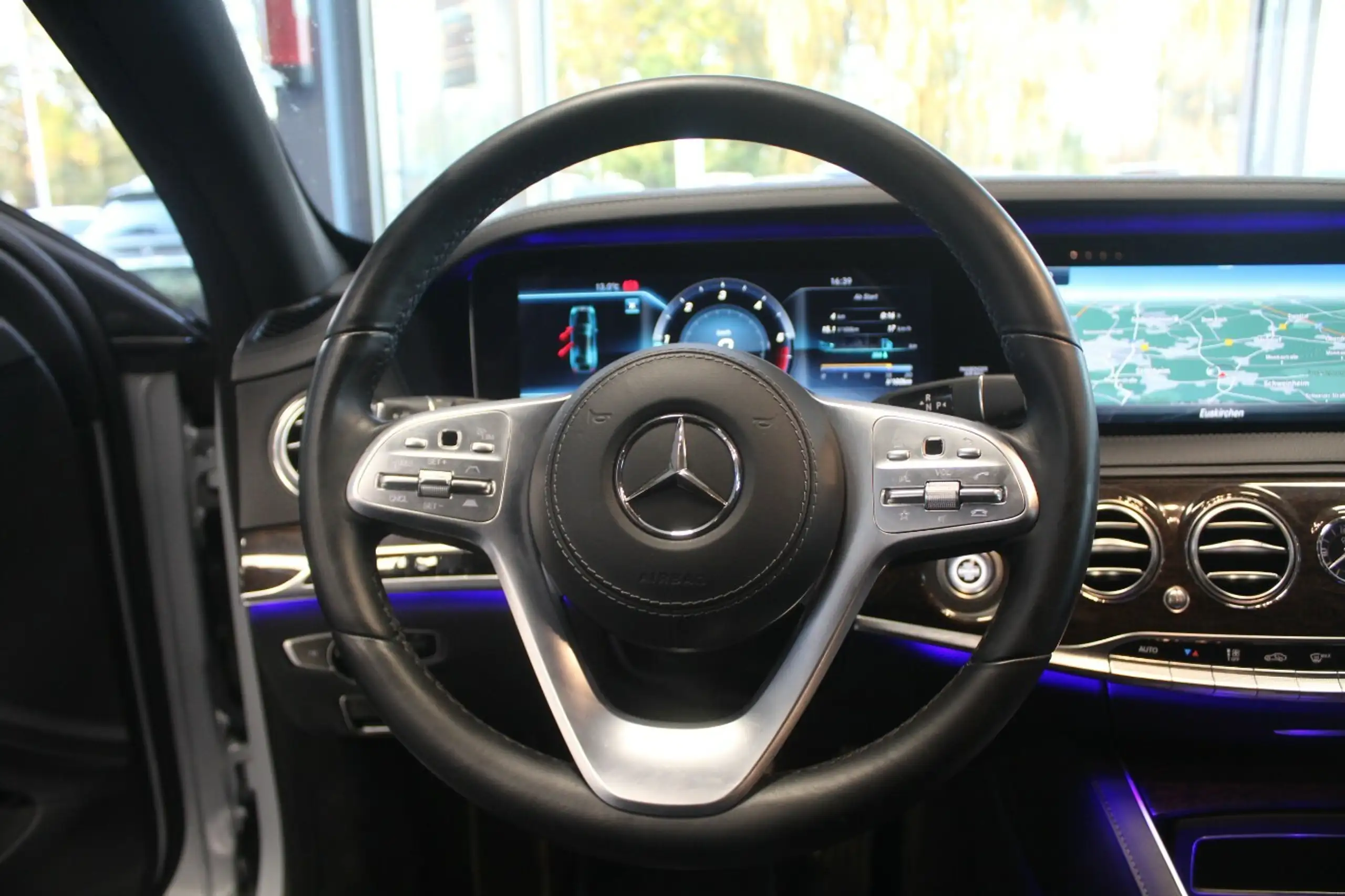 Mercedes-Benz - S 400