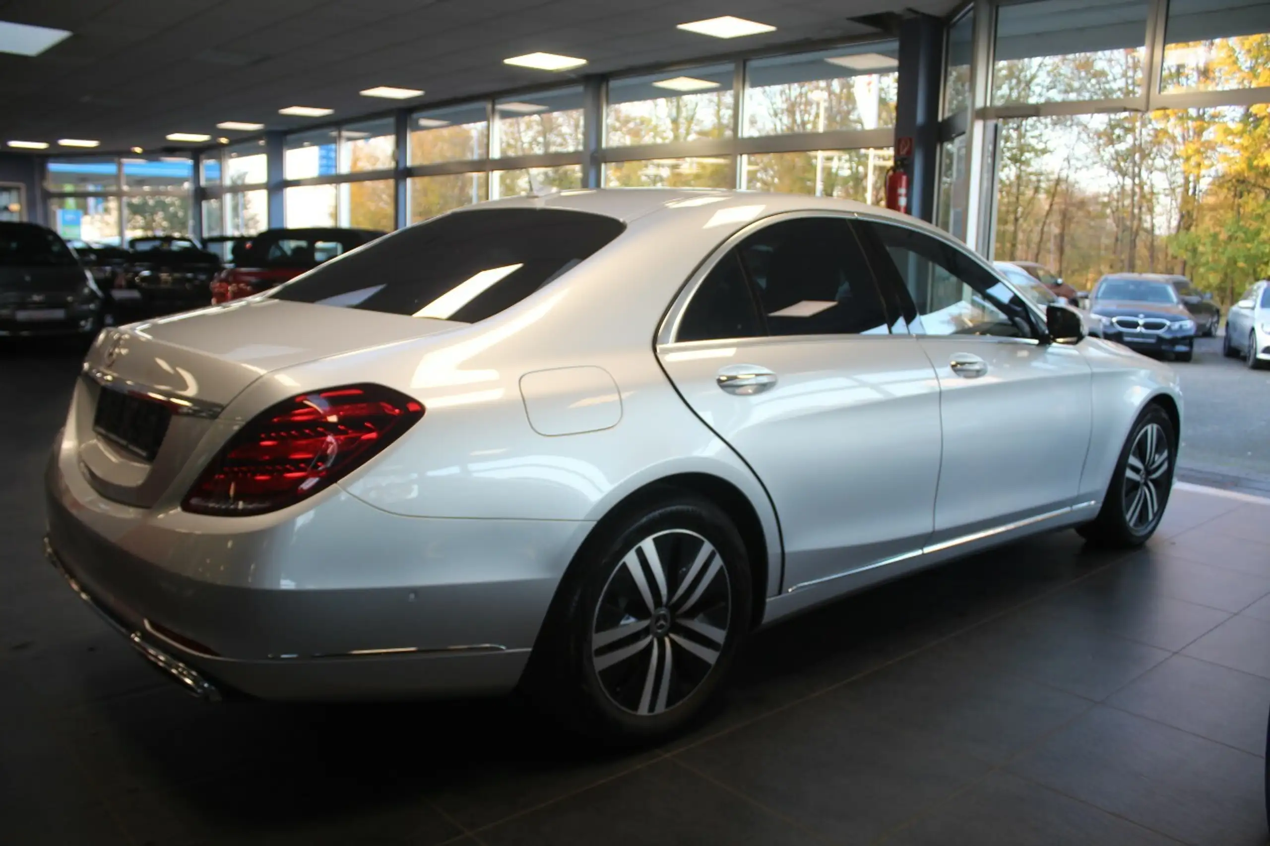 Mercedes-Benz - S 400