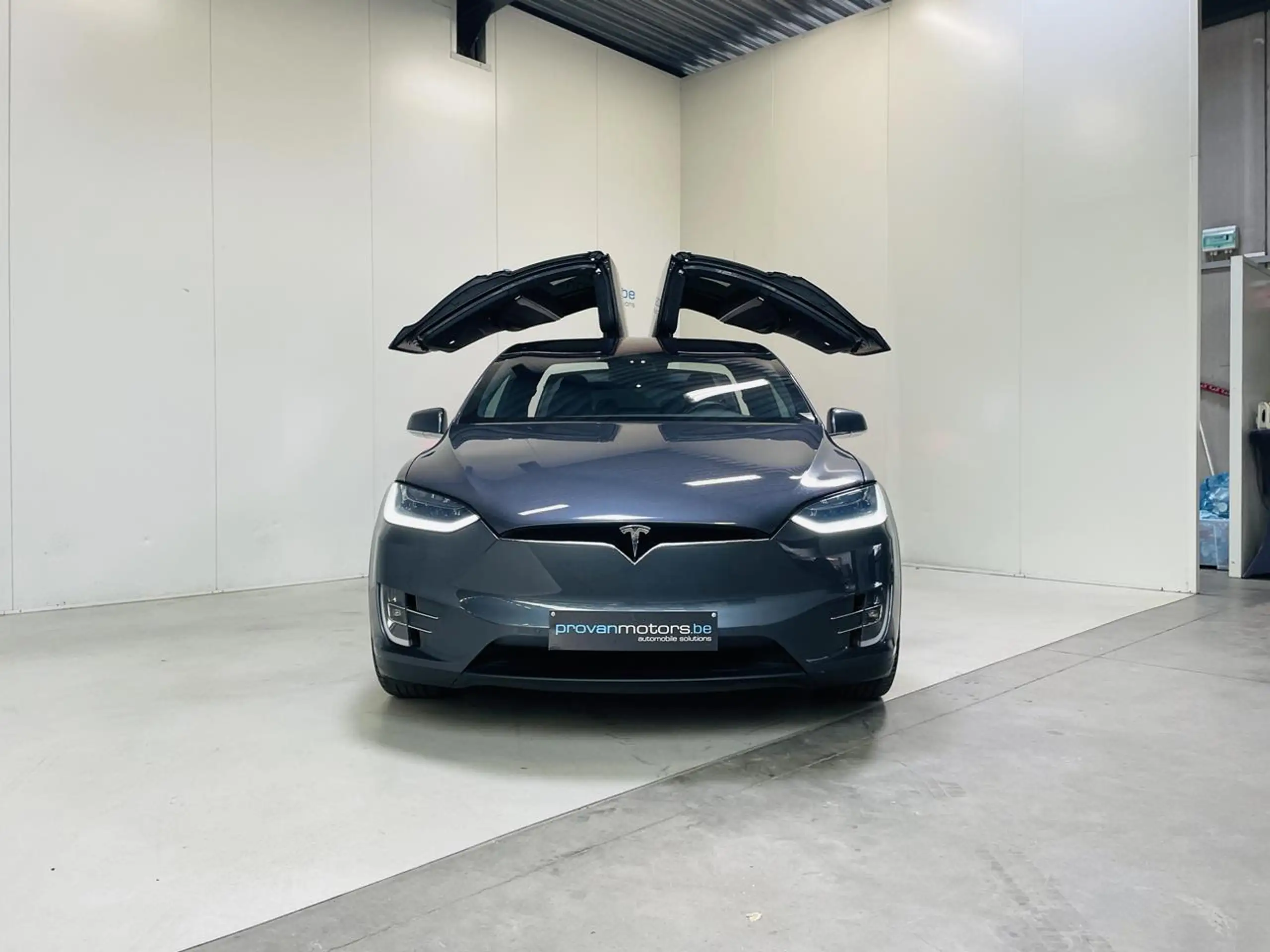 Tesla - Model X