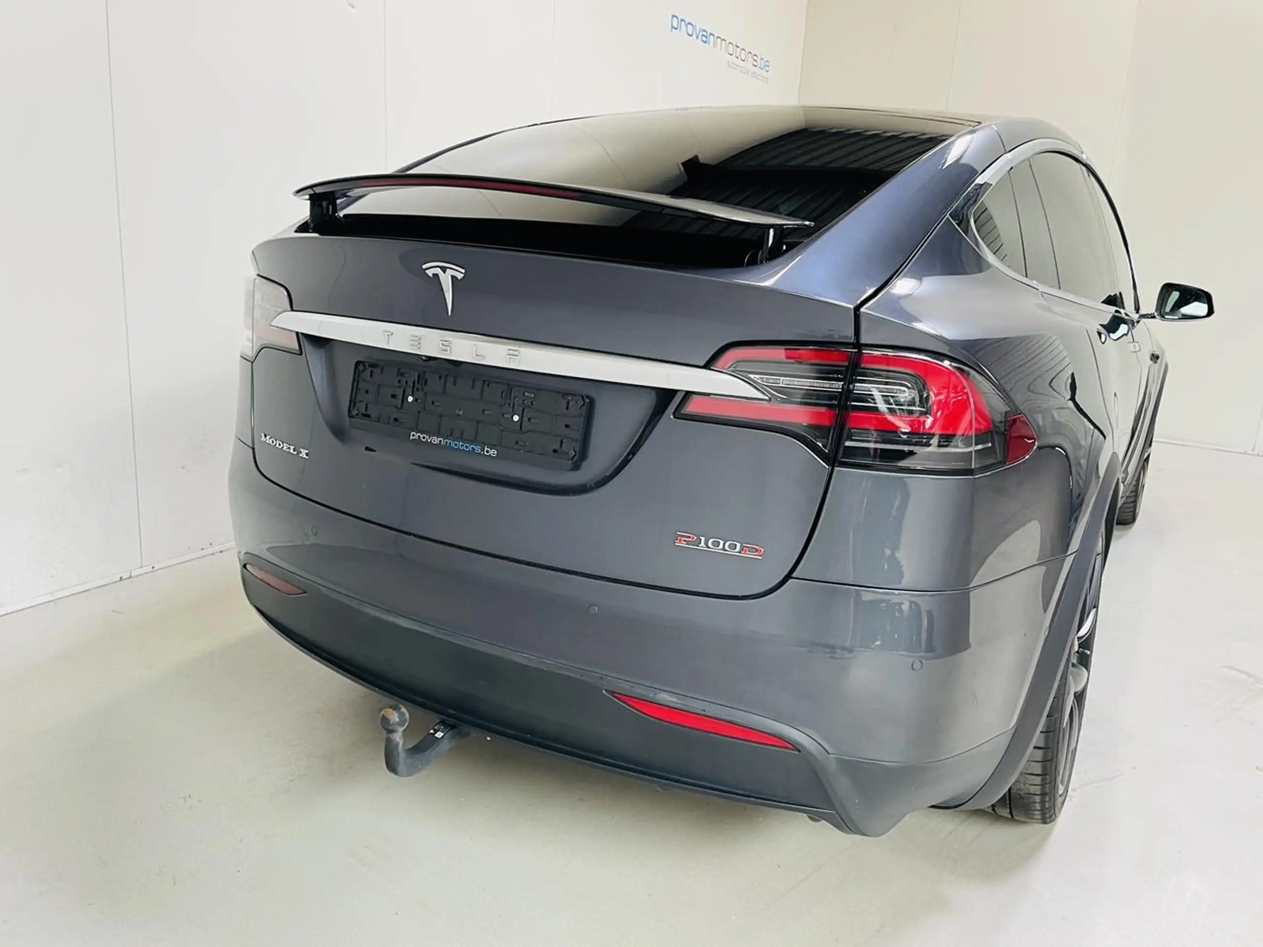 Tesla - Model X