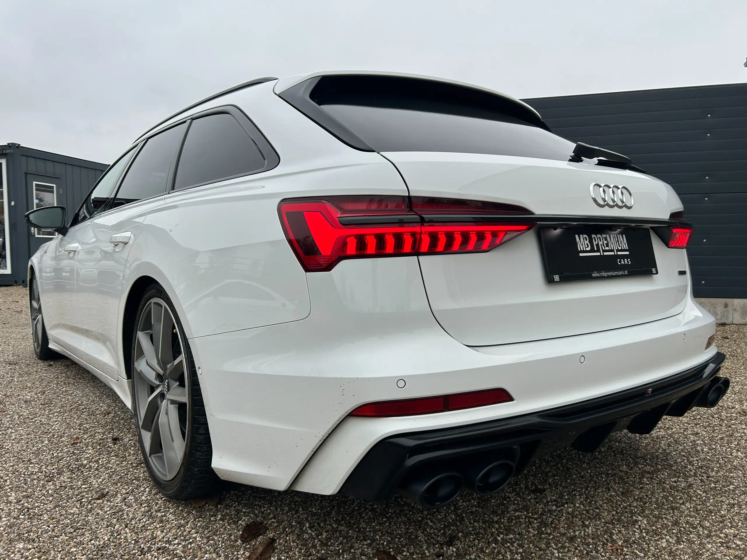 Audi - A6