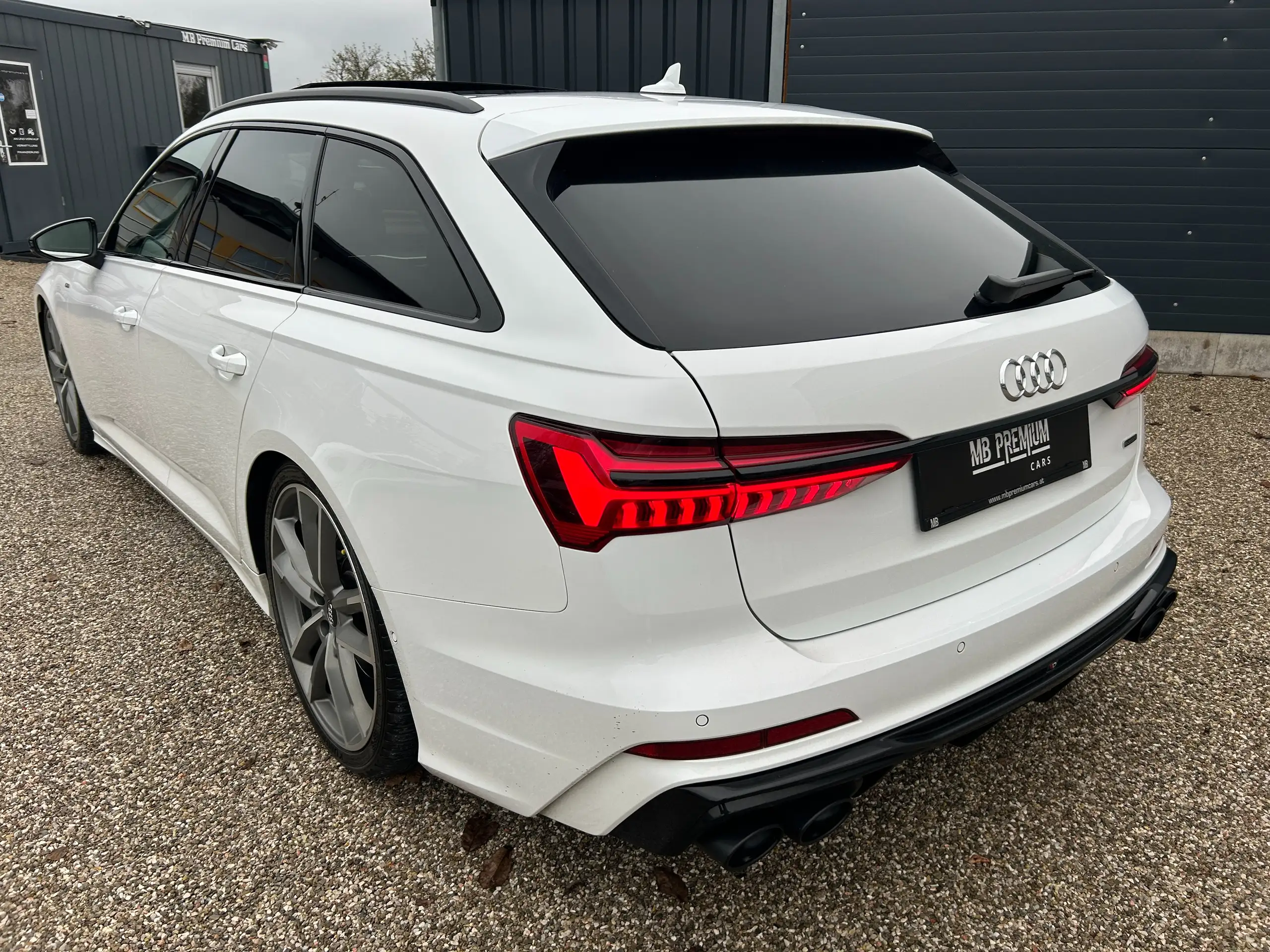 Audi - A6