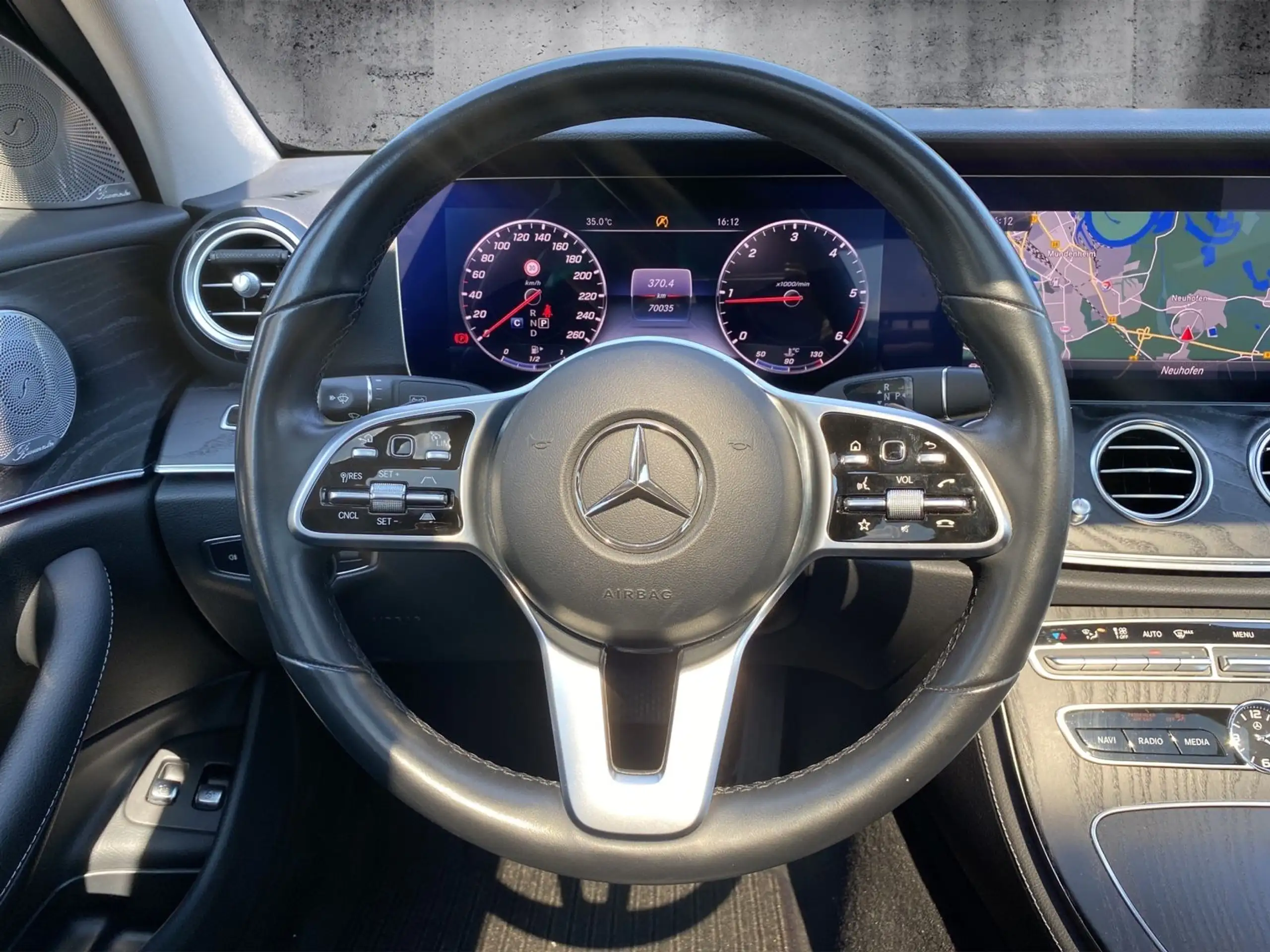 Mercedes-Benz - E 400