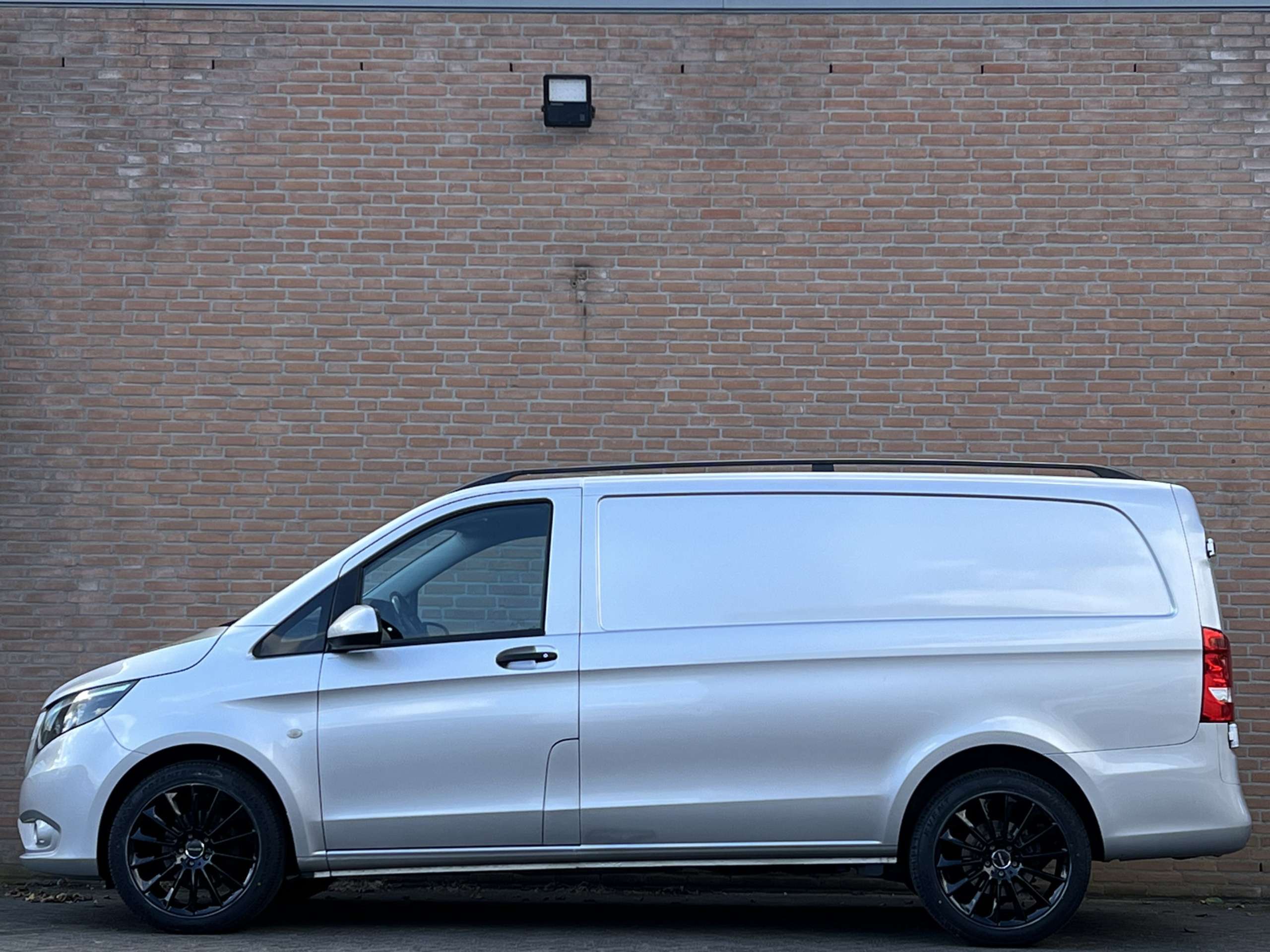 Mercedes-Benz - Vito