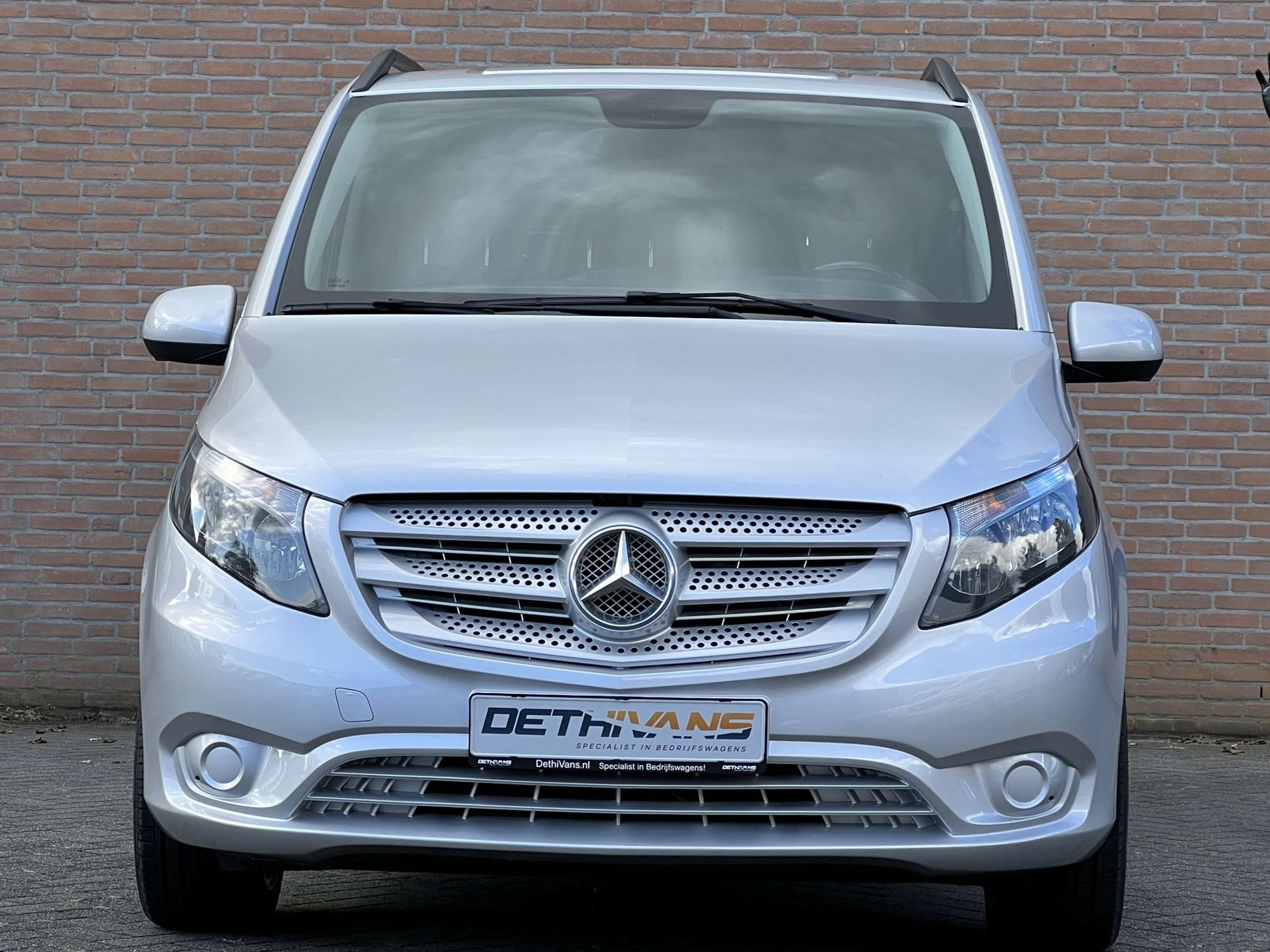 Mercedes-Benz - Vito