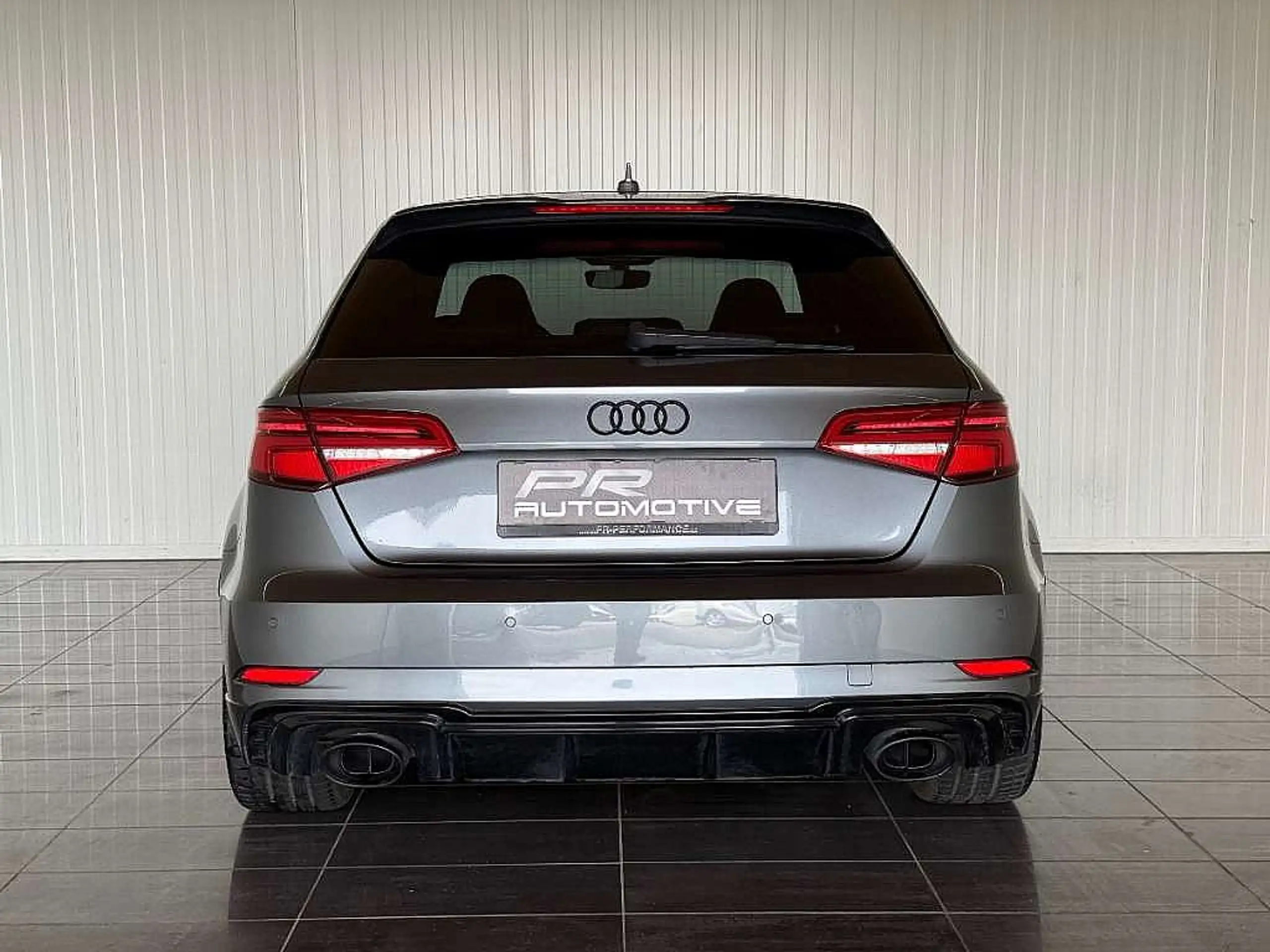 Audi - RS3