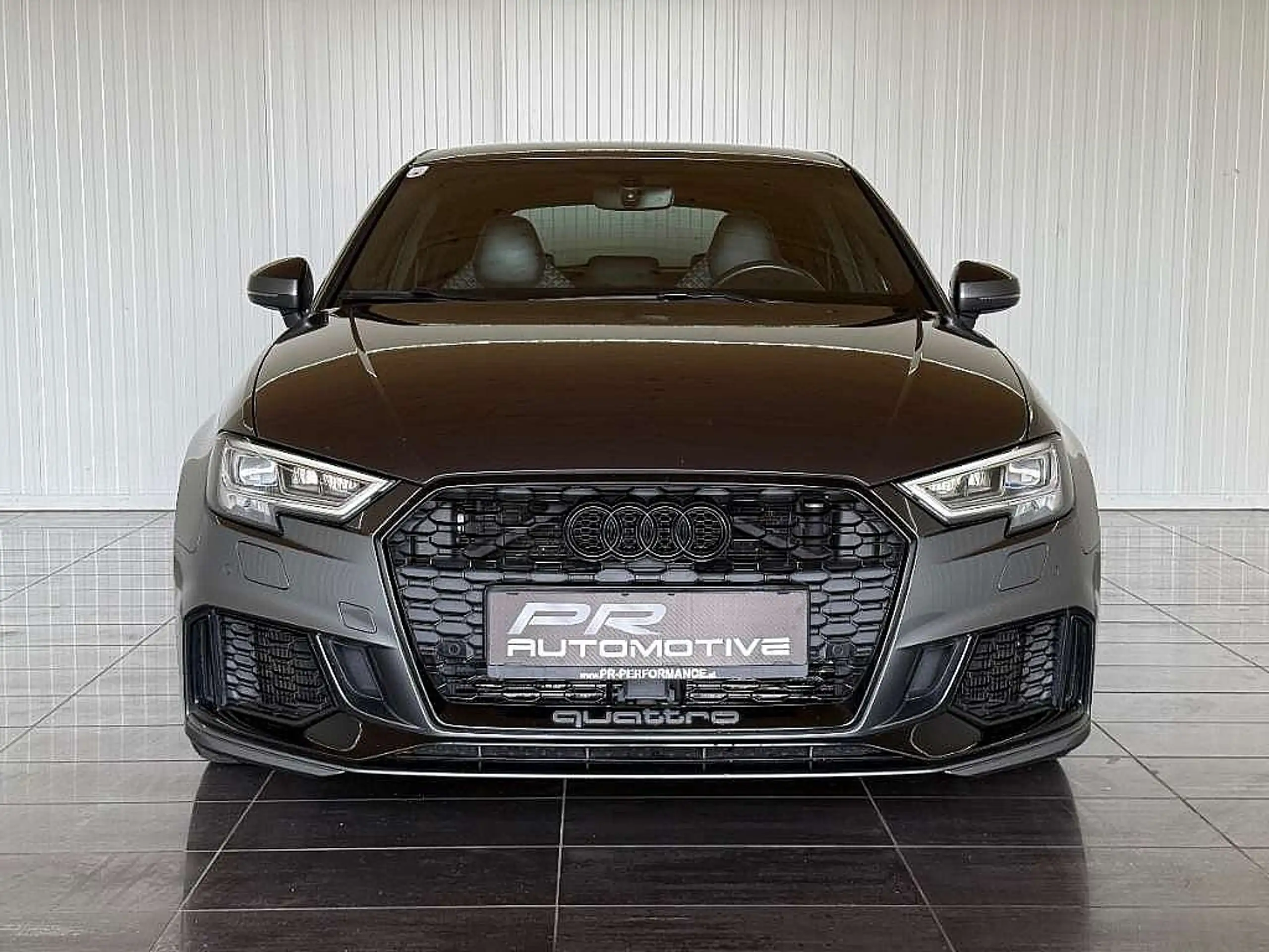 Audi - RS3