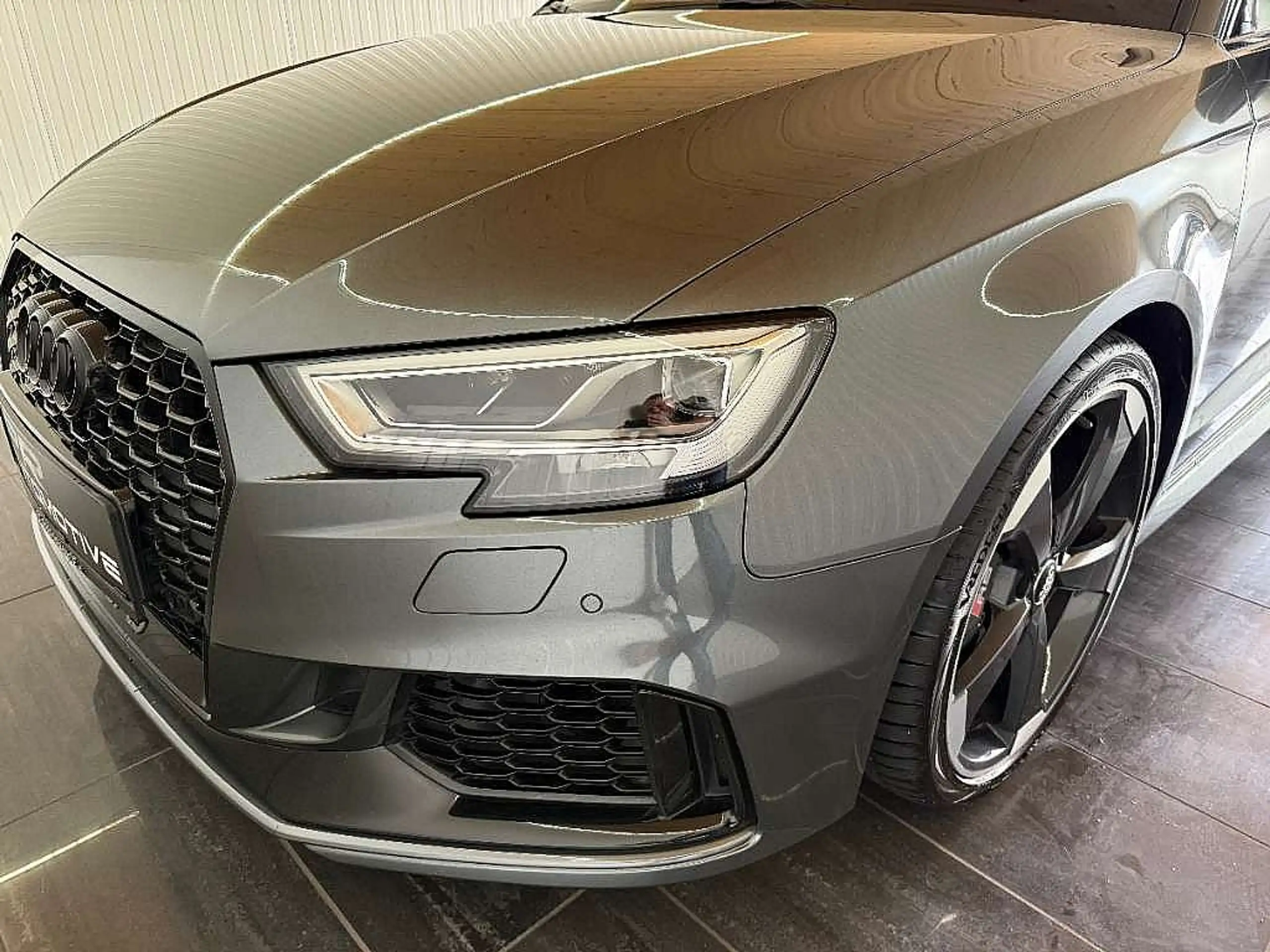 Audi - RS3