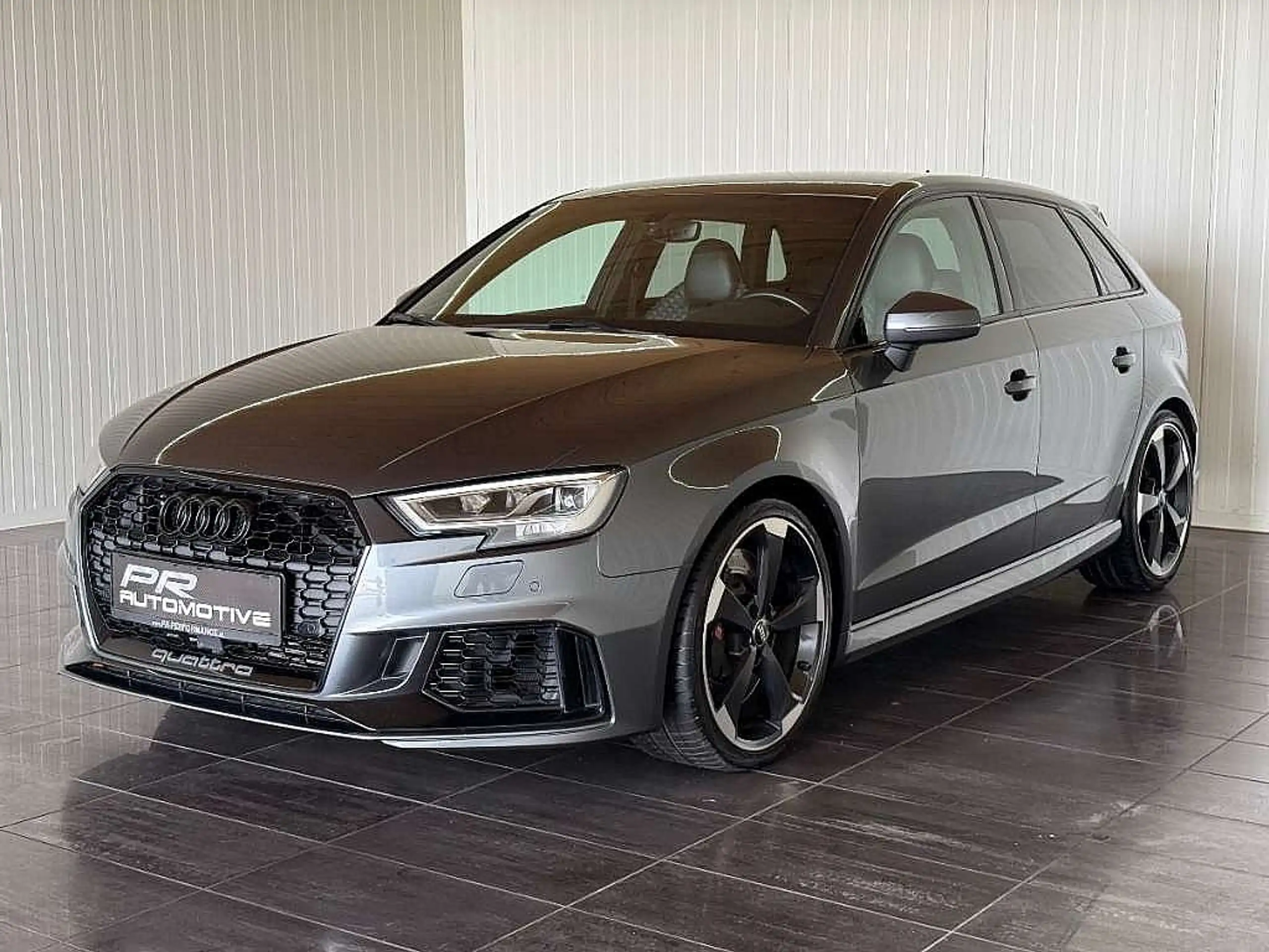 Audi - RS3