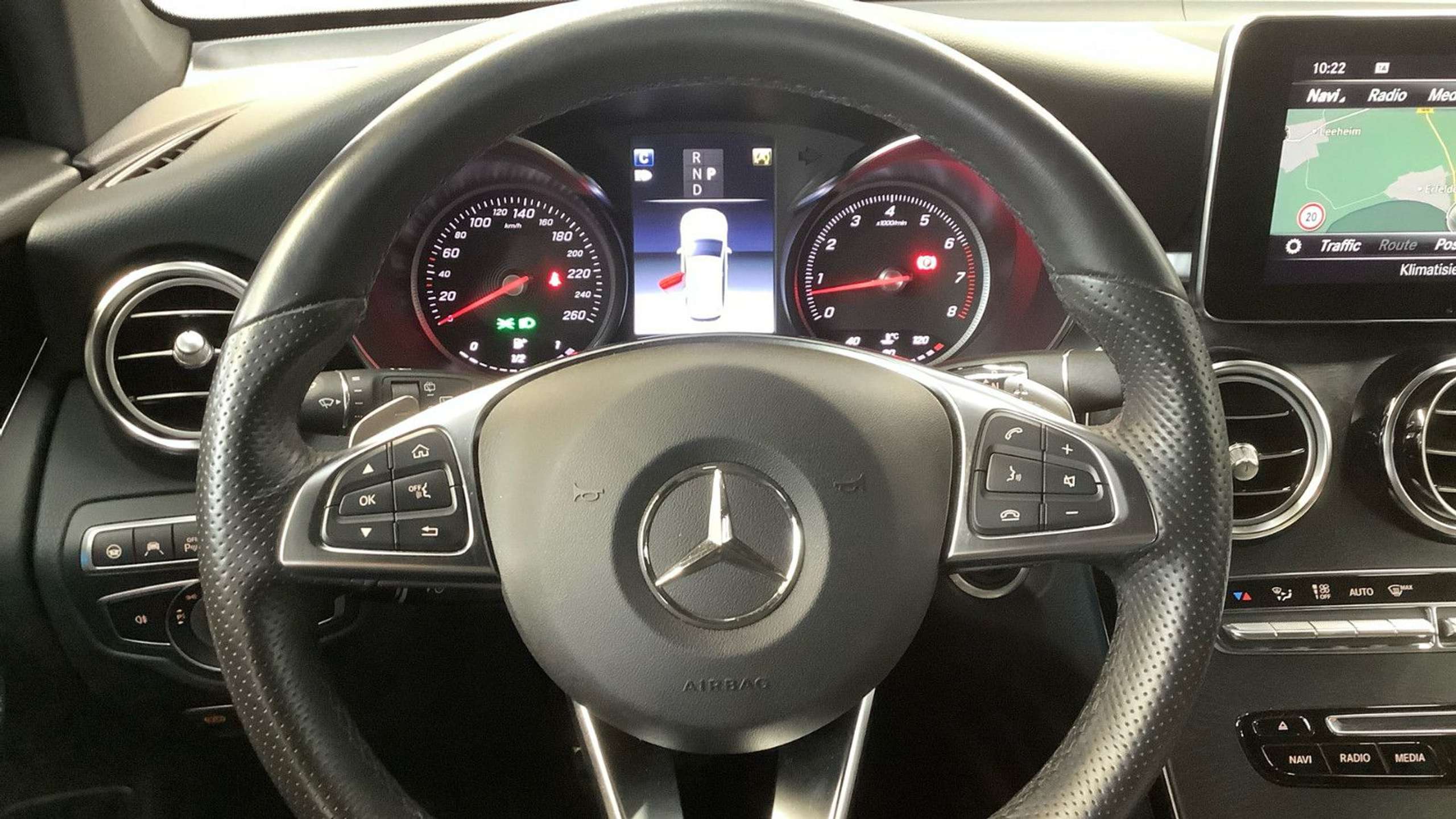 Mercedes-Benz - GLC 300