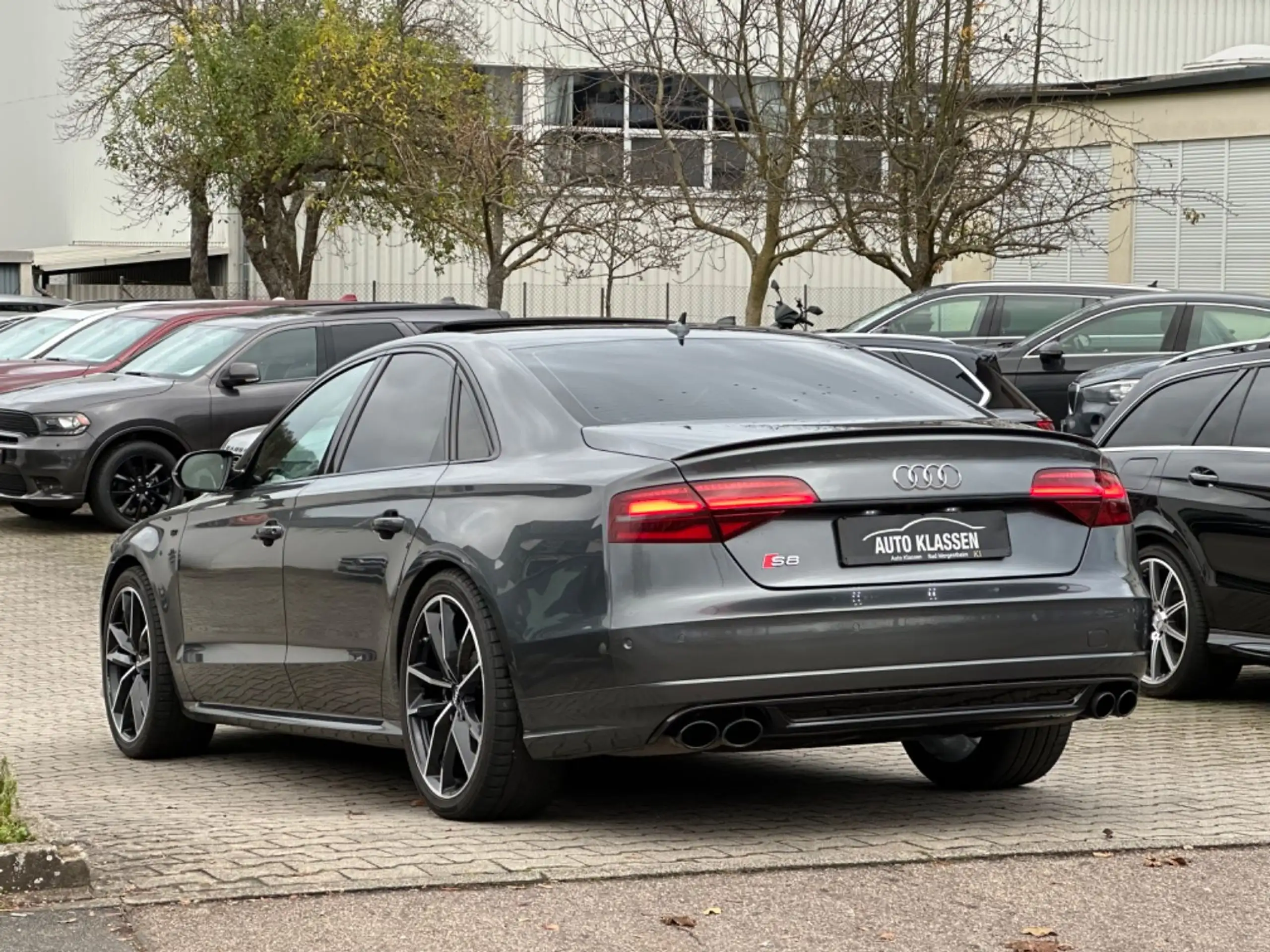 Audi - S8