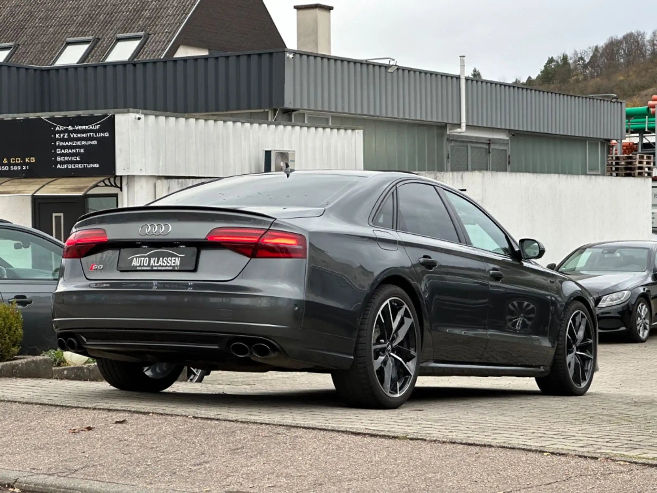 Audi - S8