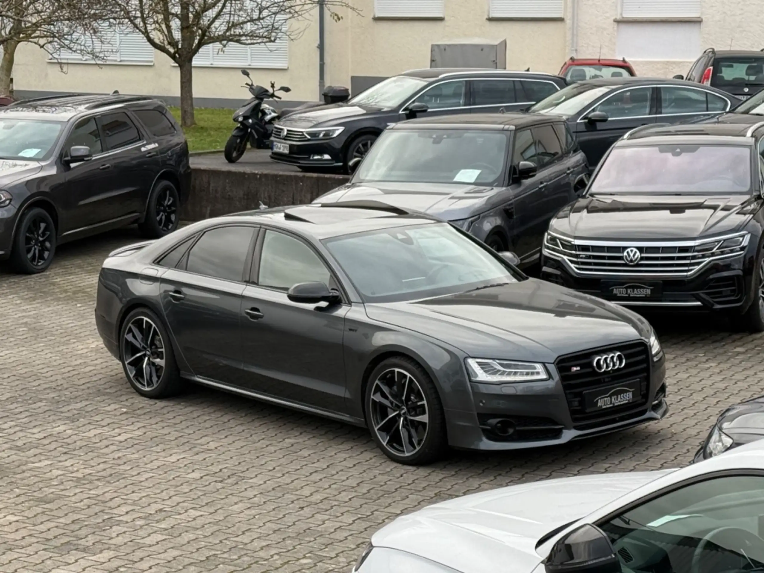 Audi - S8