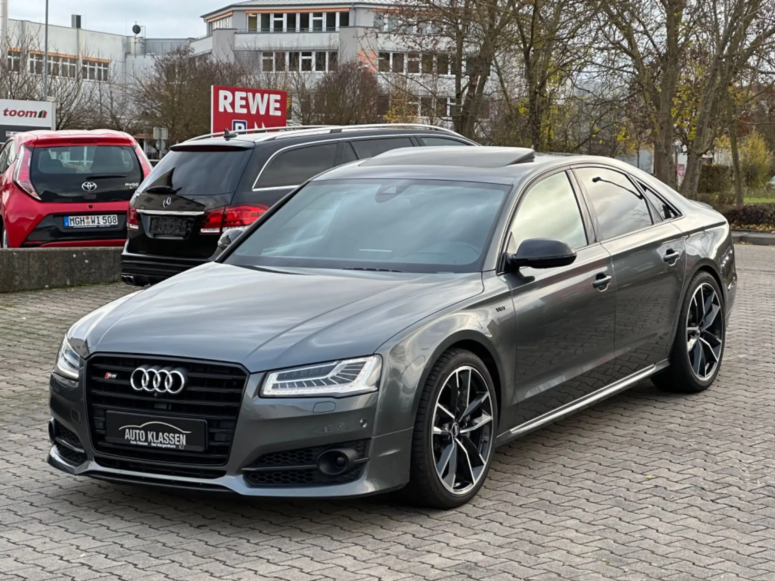 Audi - S8