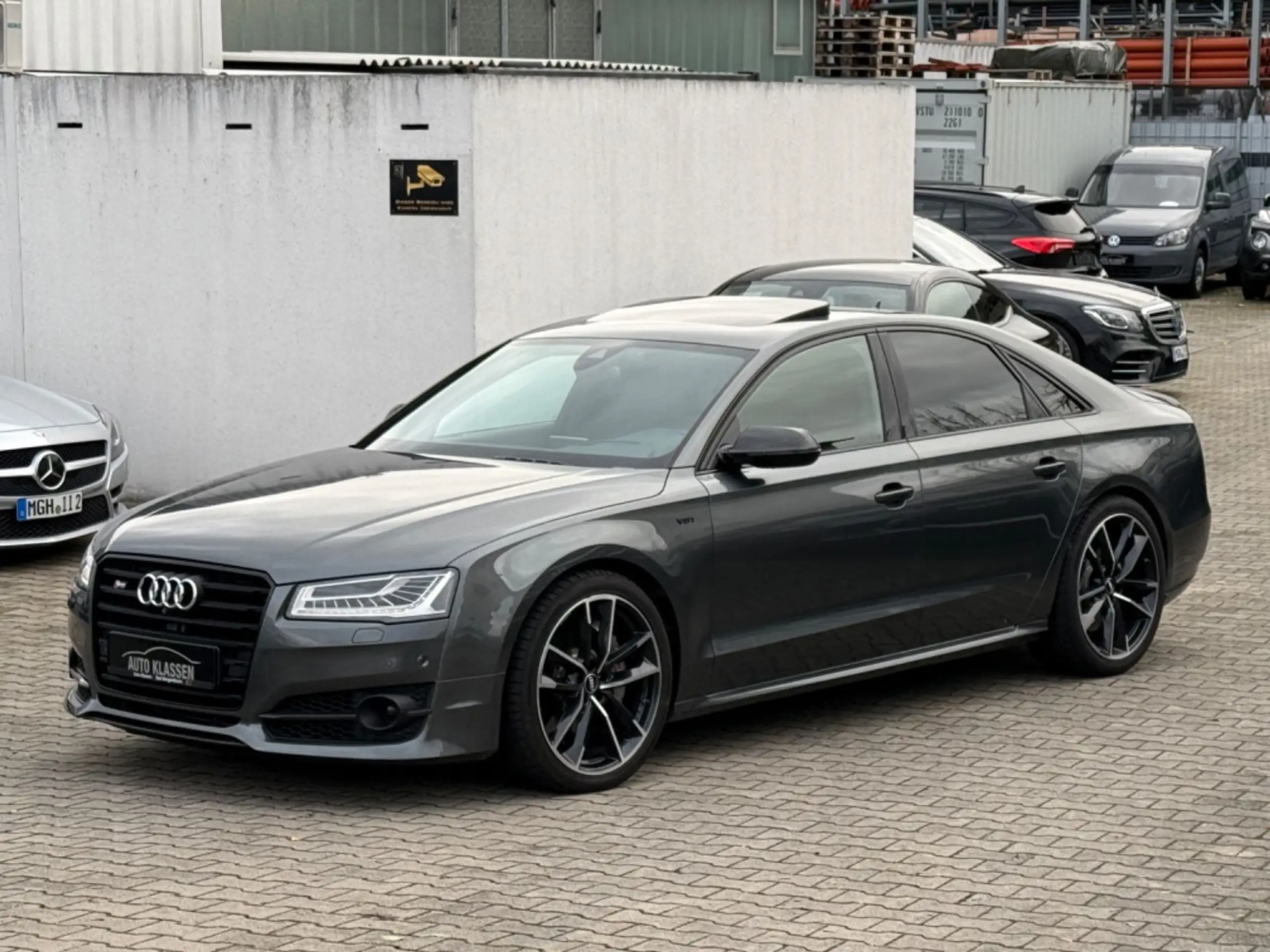 Audi - S8