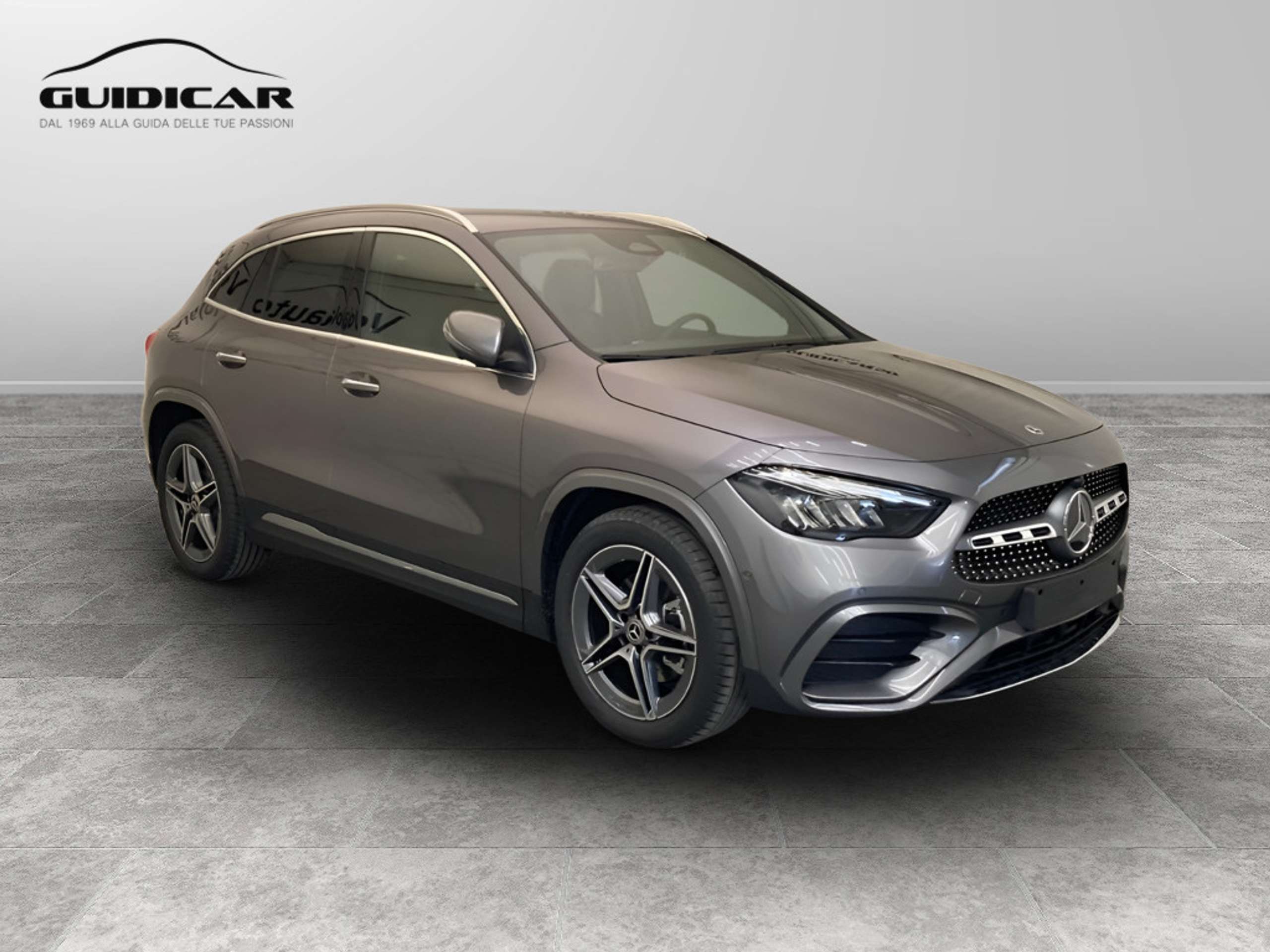 Mercedes-Benz GLA 180 2023