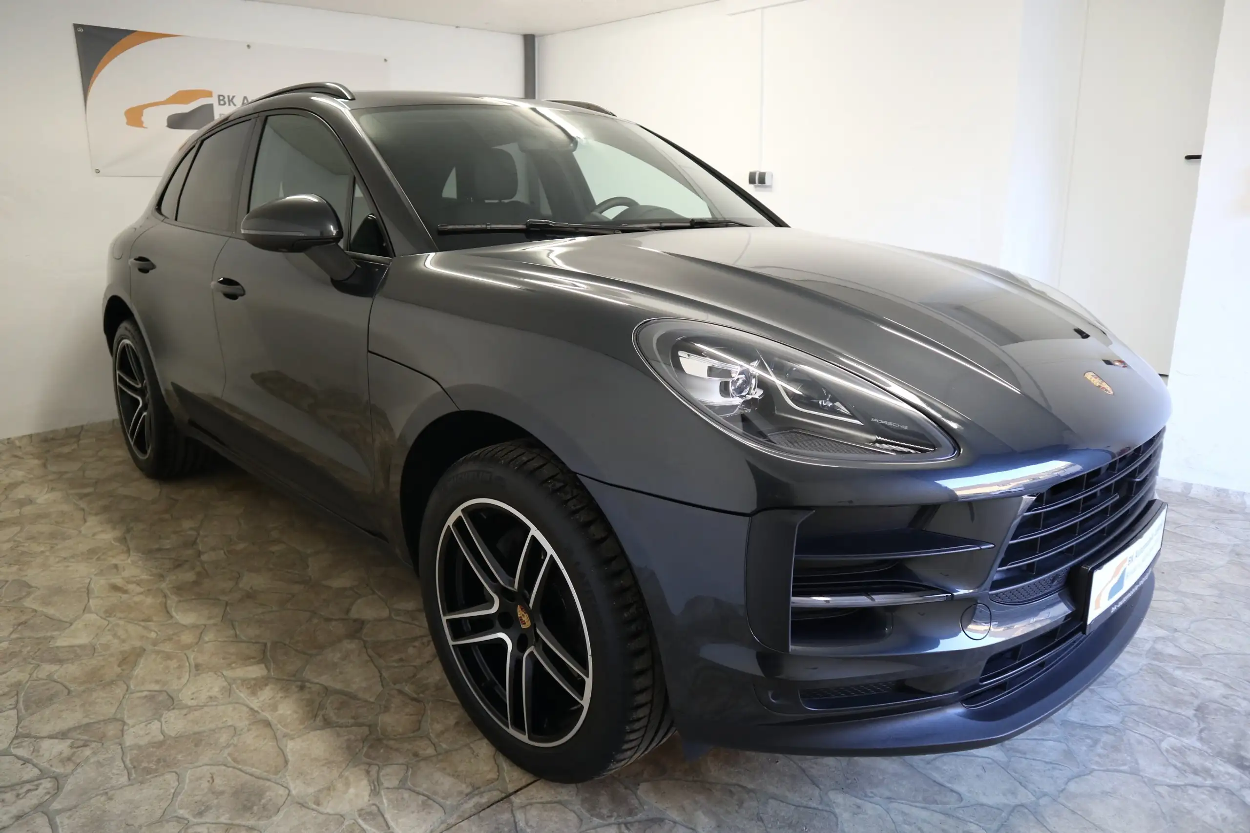 Porsche - Macan