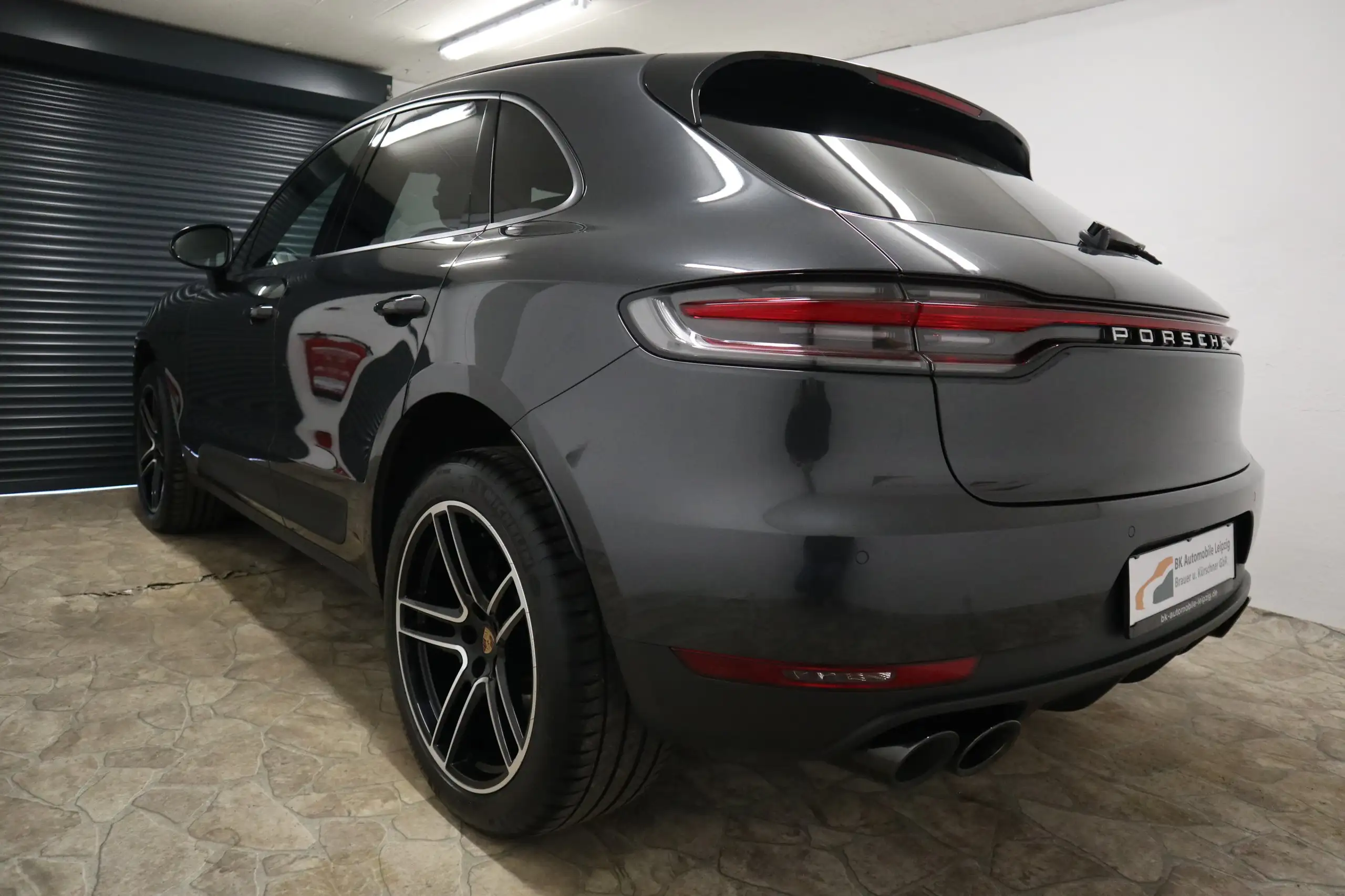 Porsche - Macan