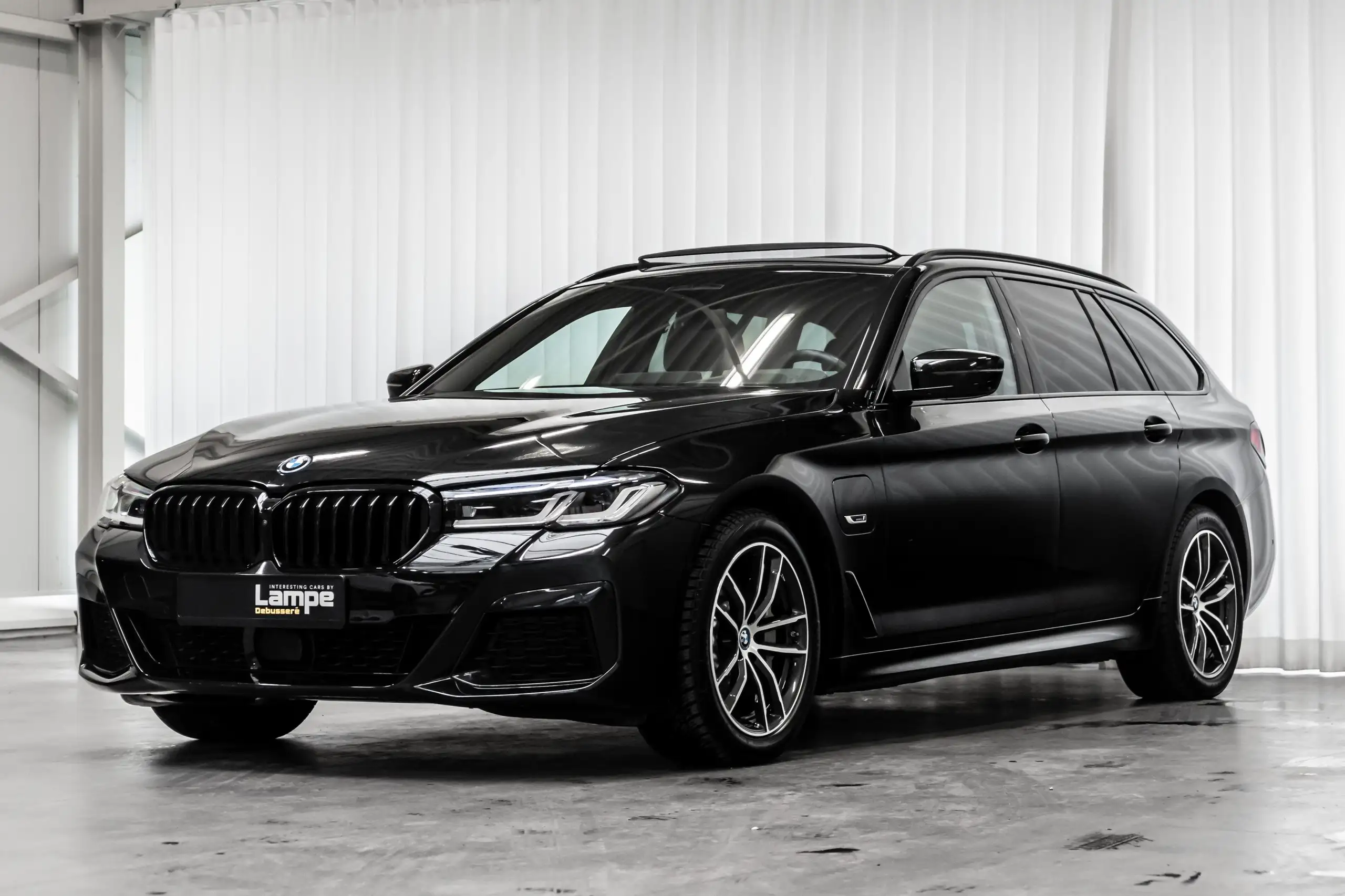 BMW - 530