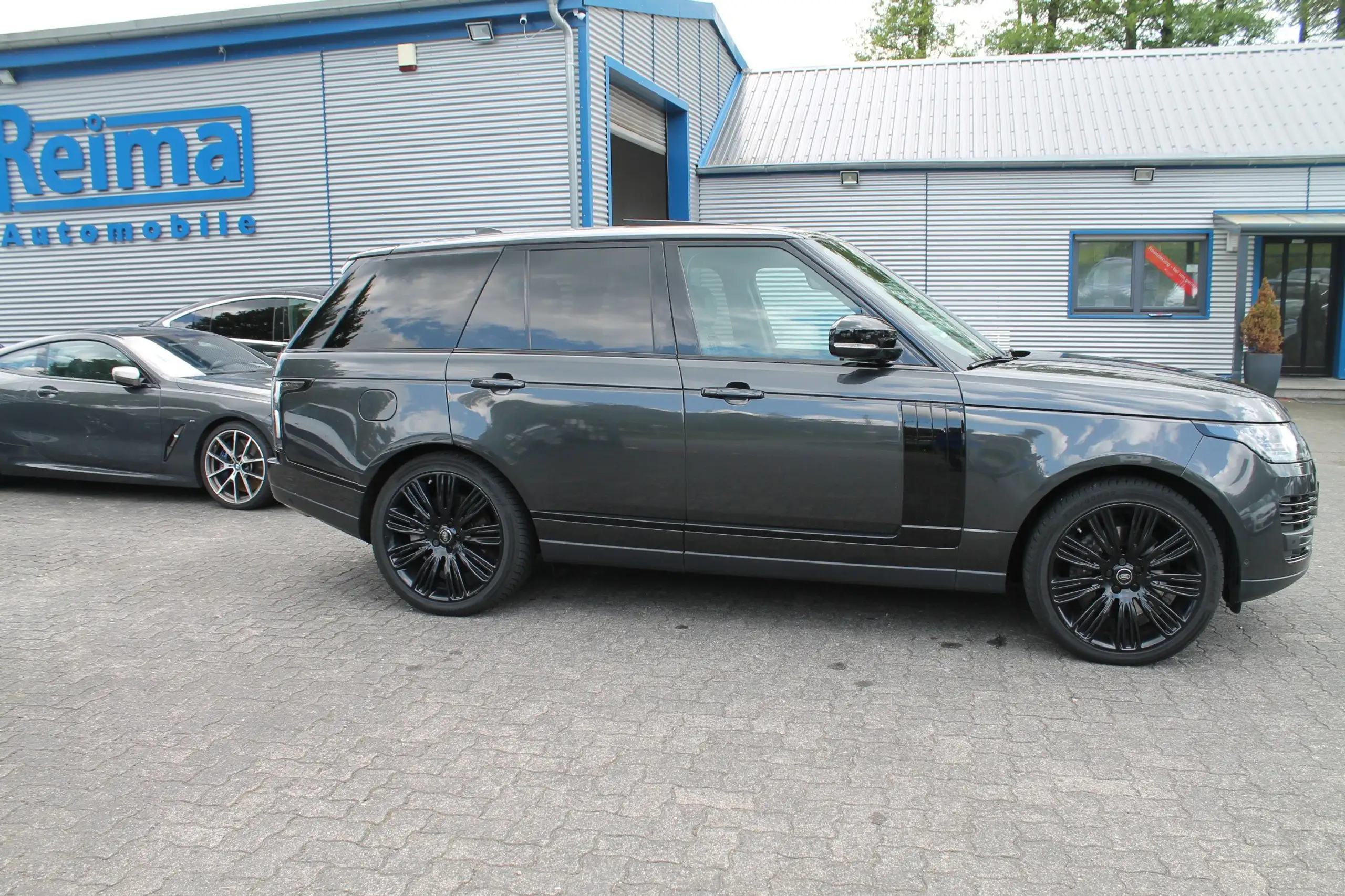 Land Rover - Range Rover