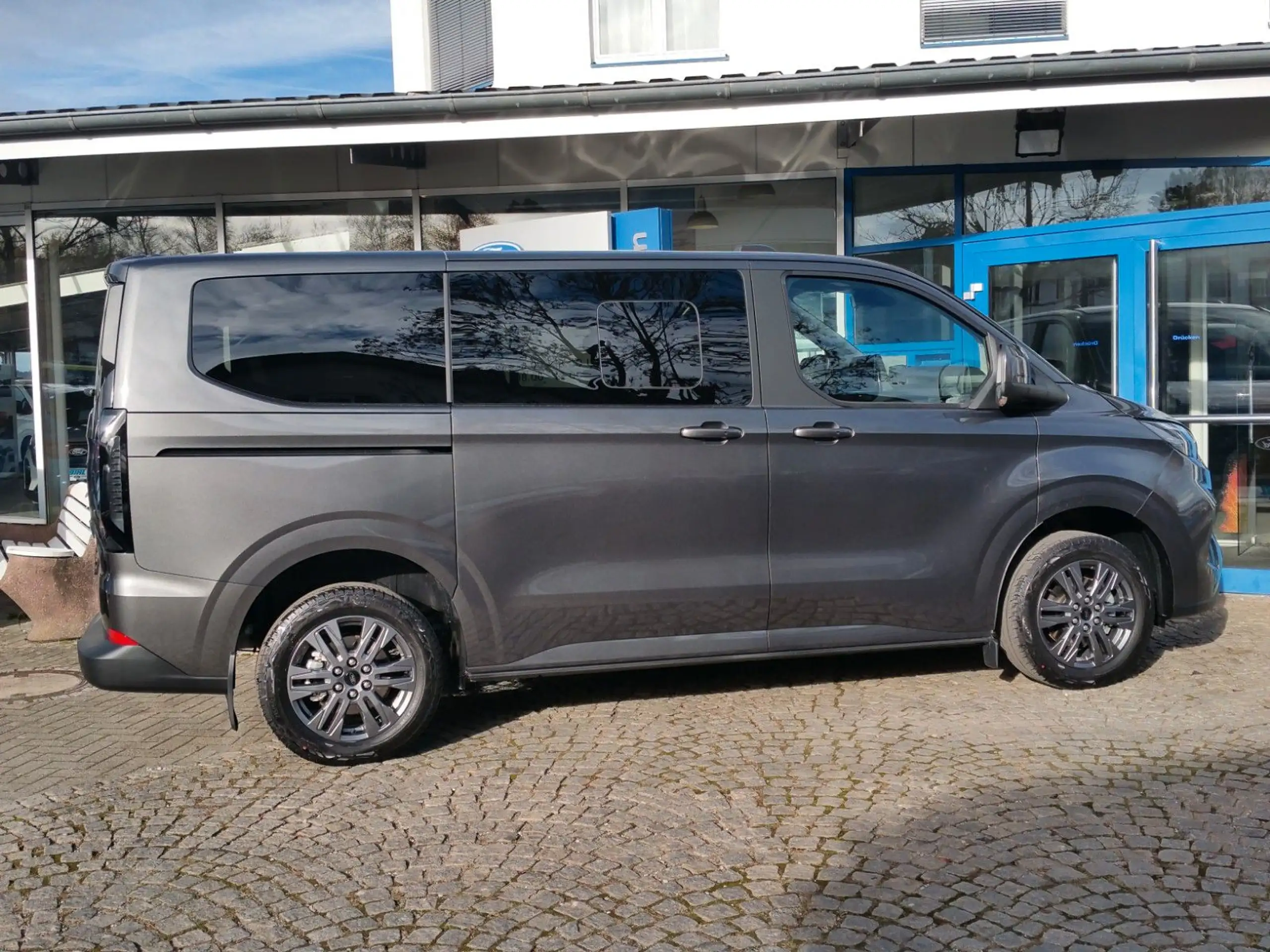 Ford - Tourneo Custom