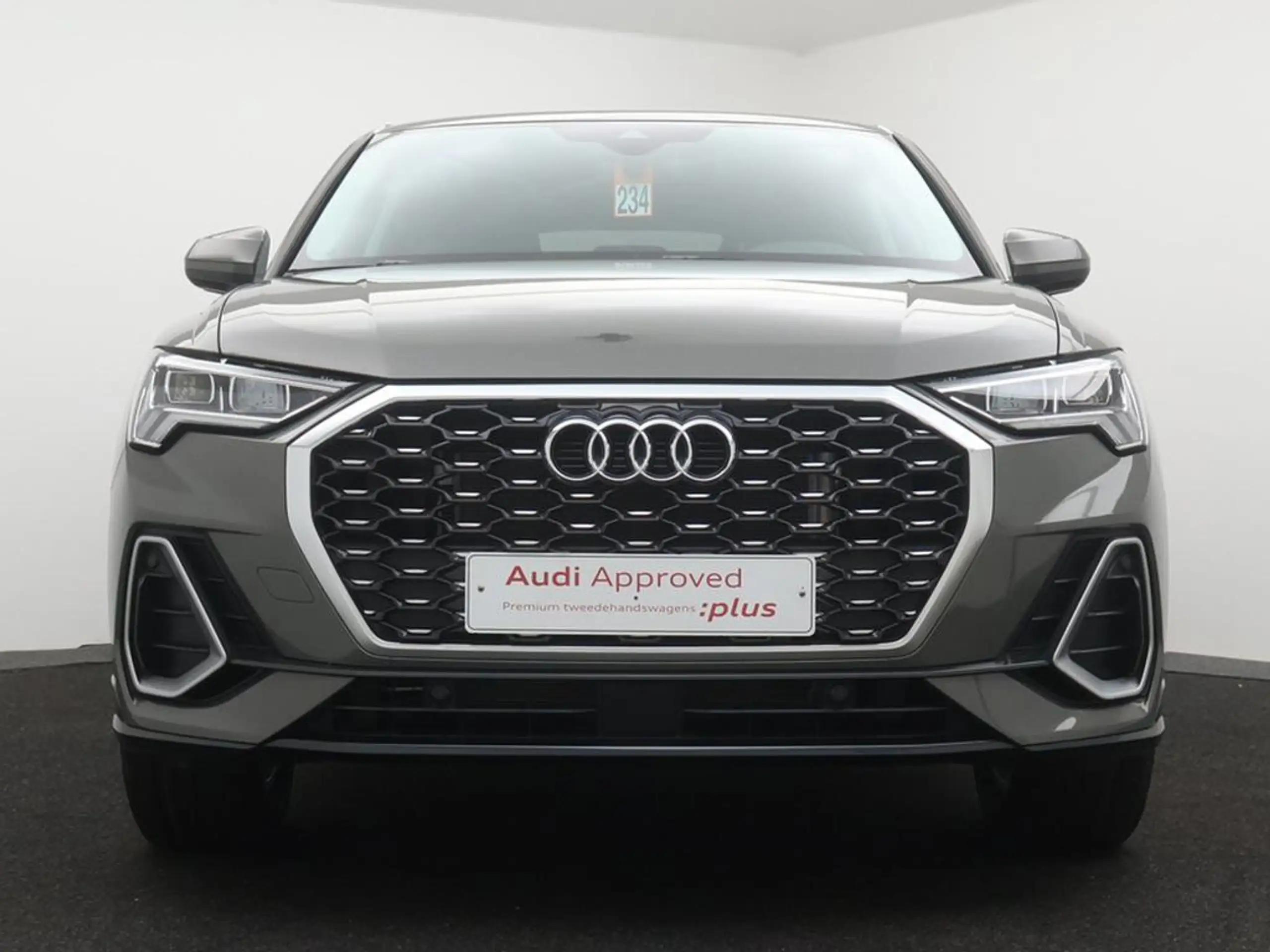 Audi - Q3