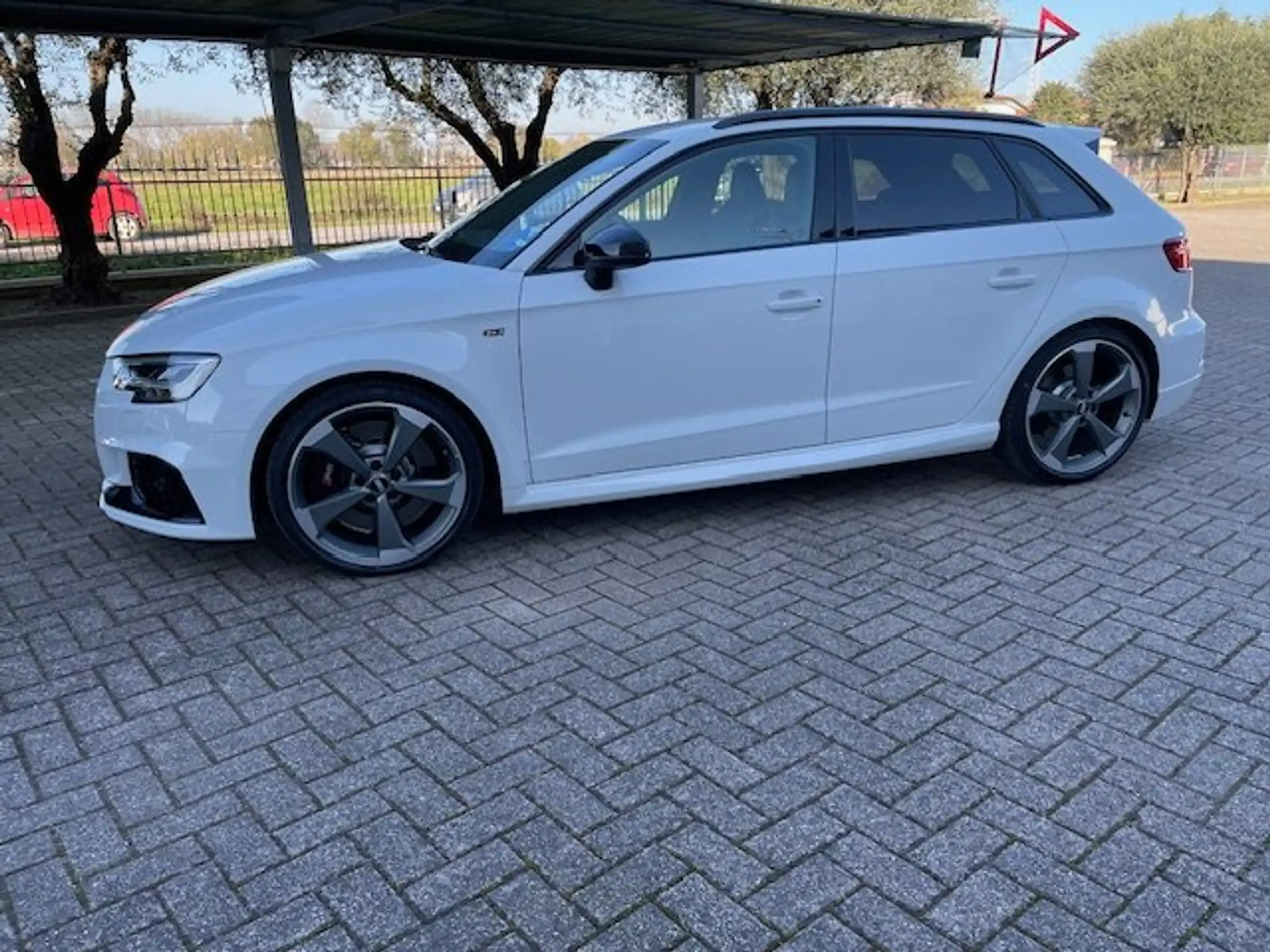 Audi - RS3