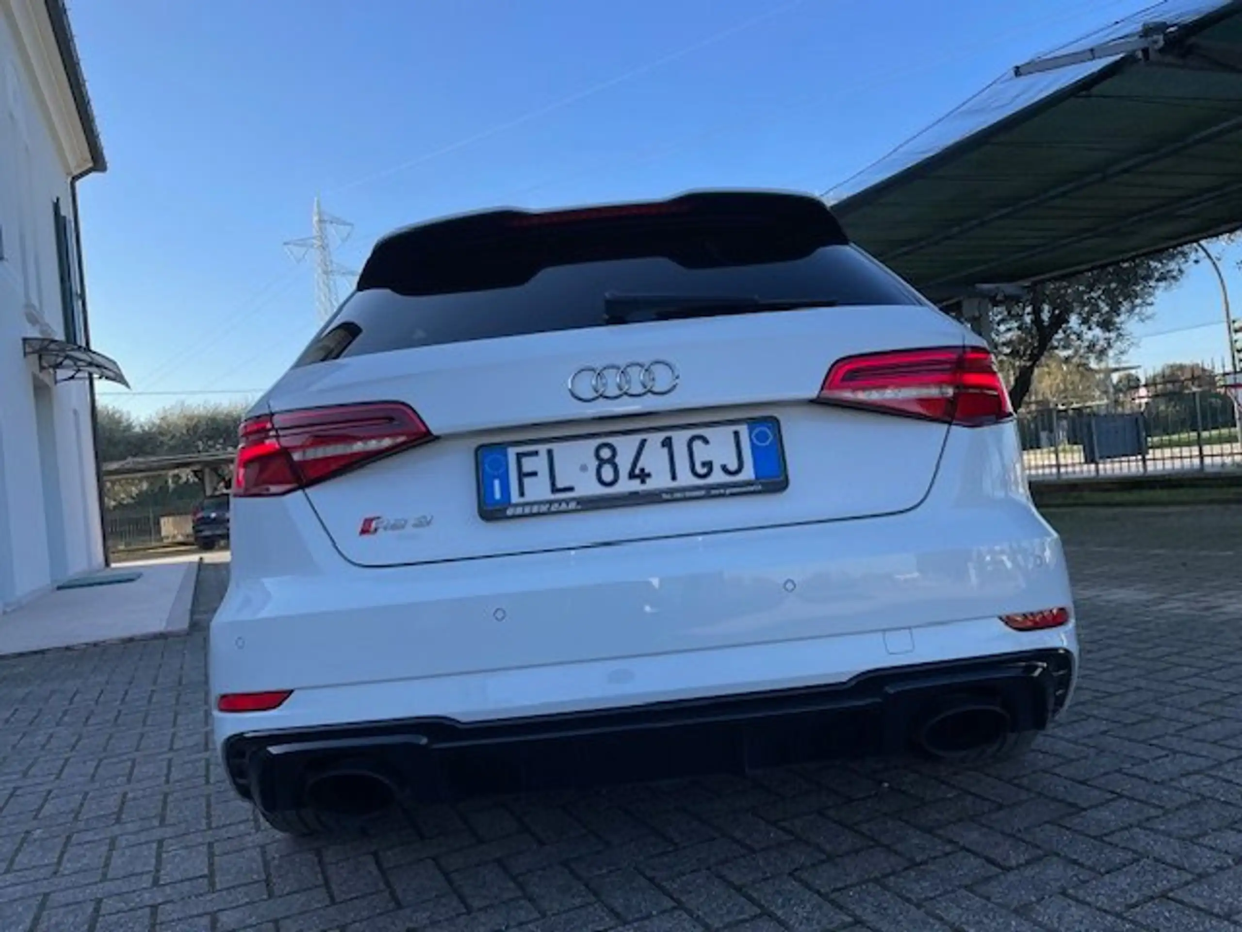 Audi - RS3