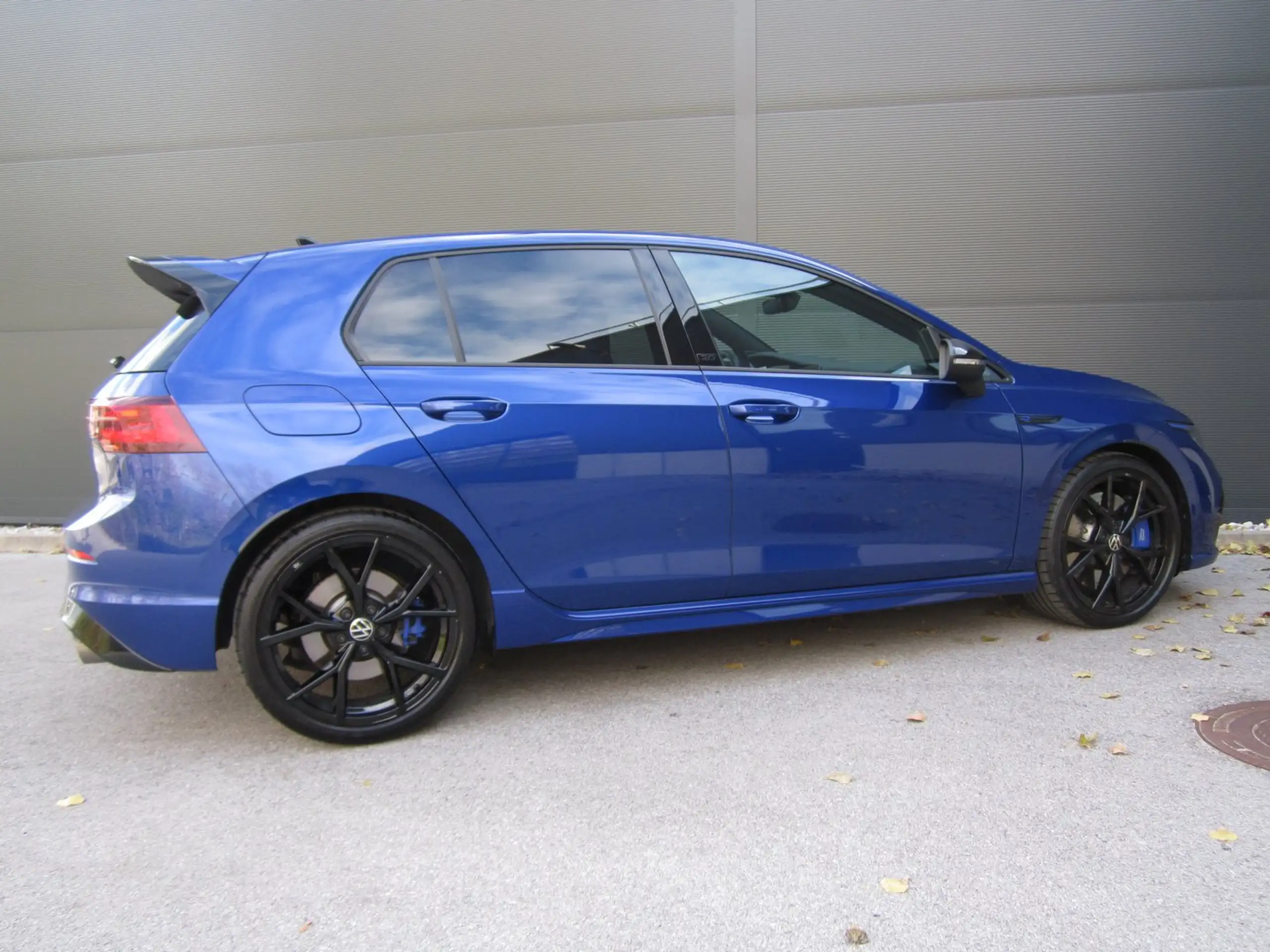 Volkswagen - Golf R