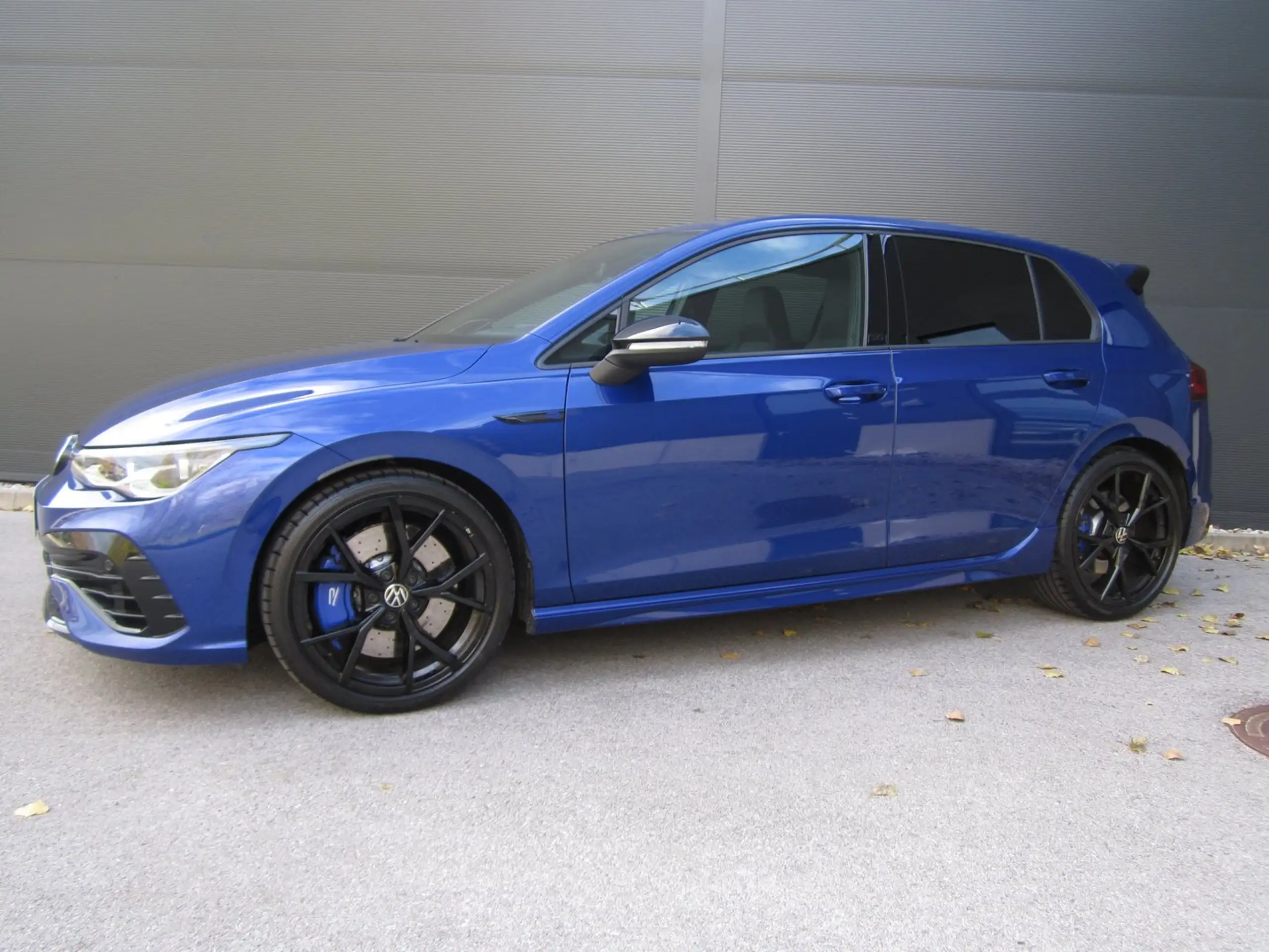 Volkswagen - Golf R