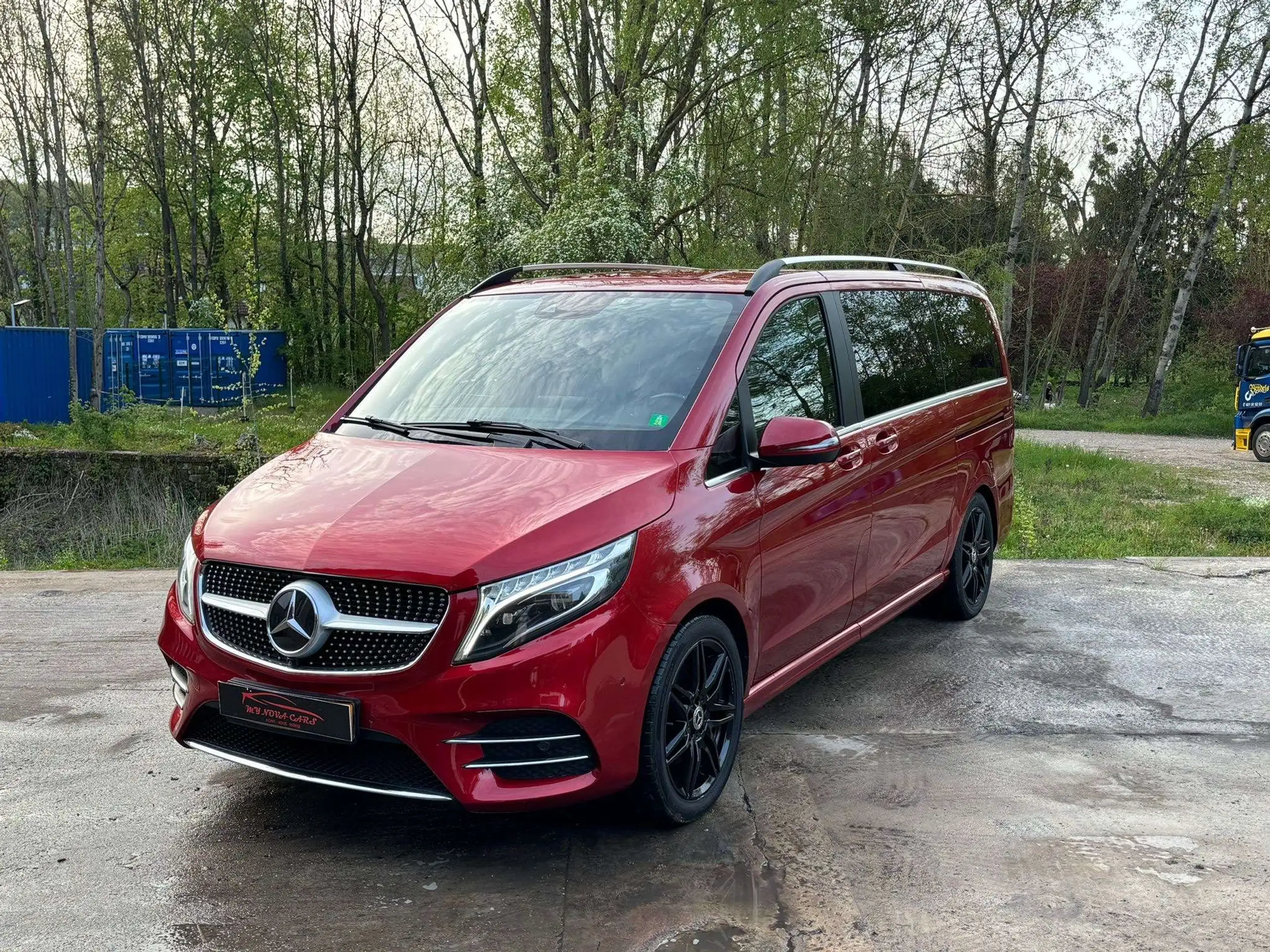 Mercedes-Benz - V 300